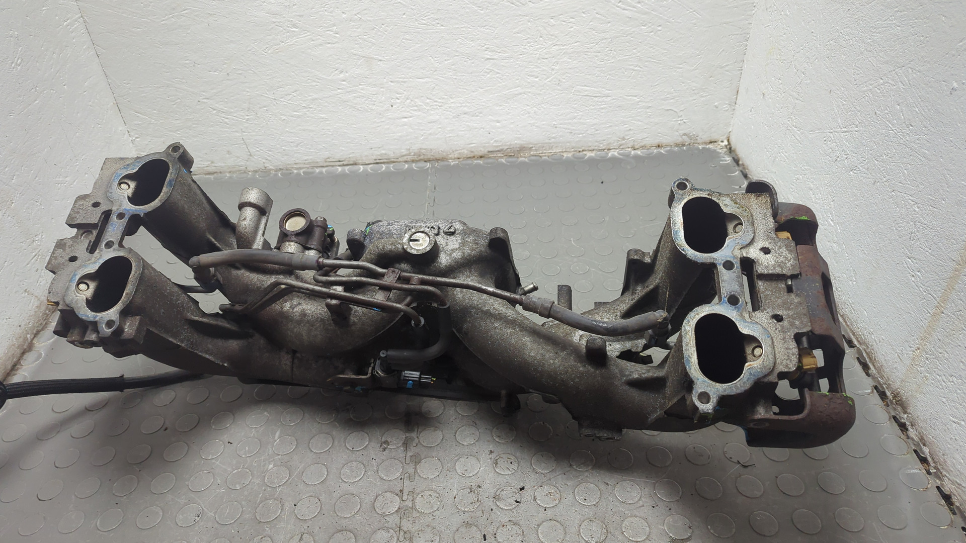 Коллектор впускной