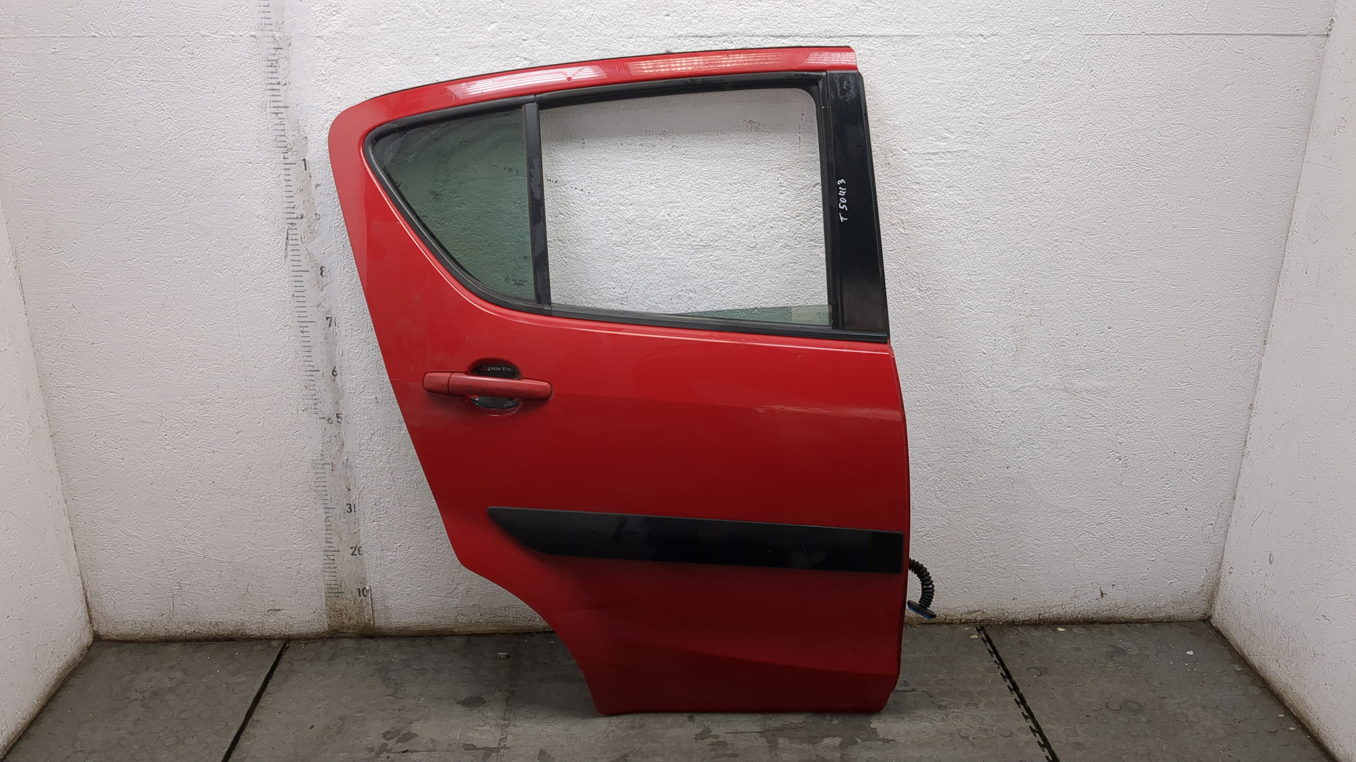 Дверь задняя правая