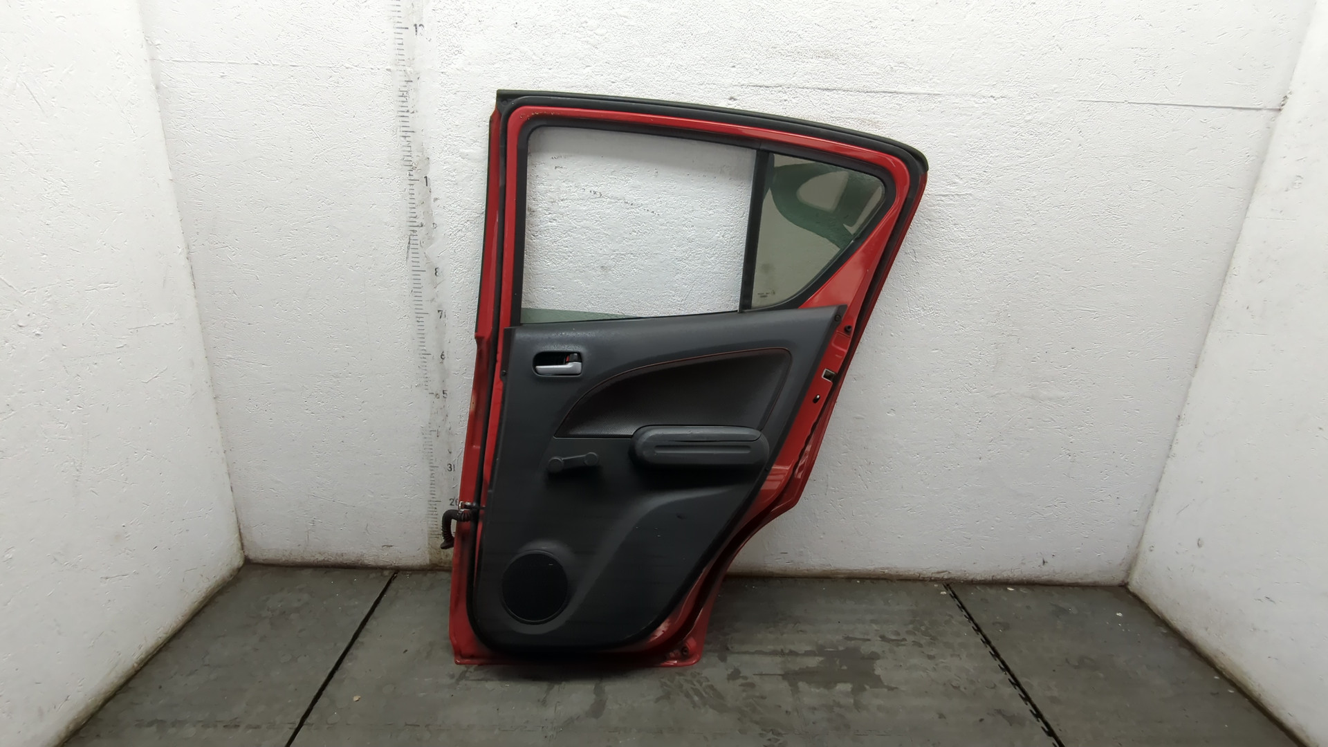 Дверь задняя правая