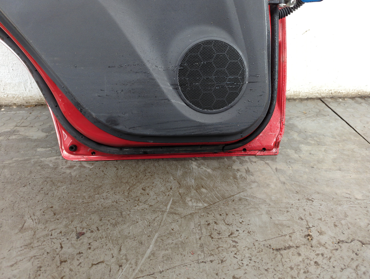 Дверь задняя левая