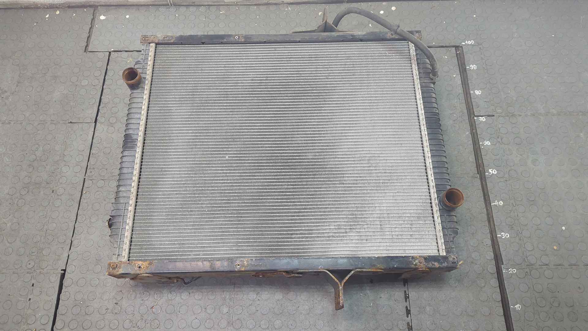 Радиатор охлаждения двигателя основной