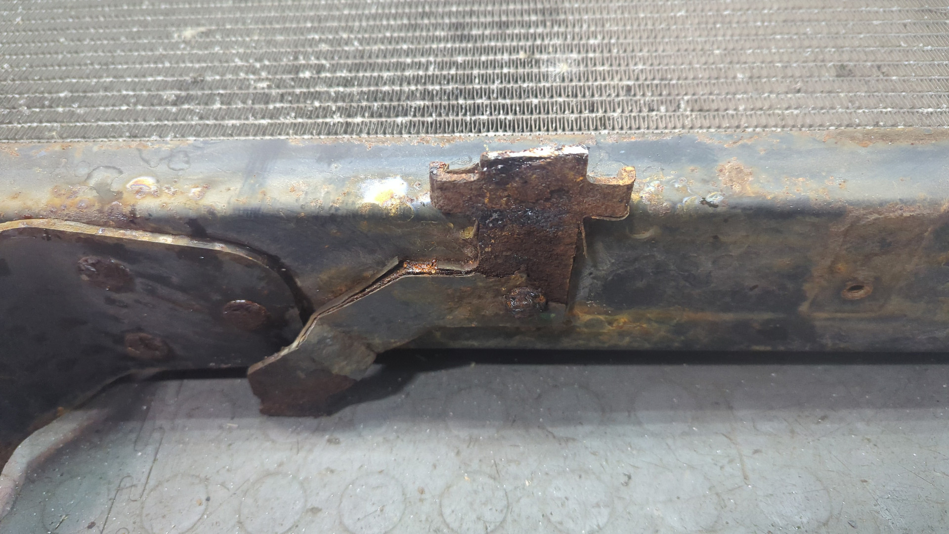 Радиатор охлаждения двигателя основной