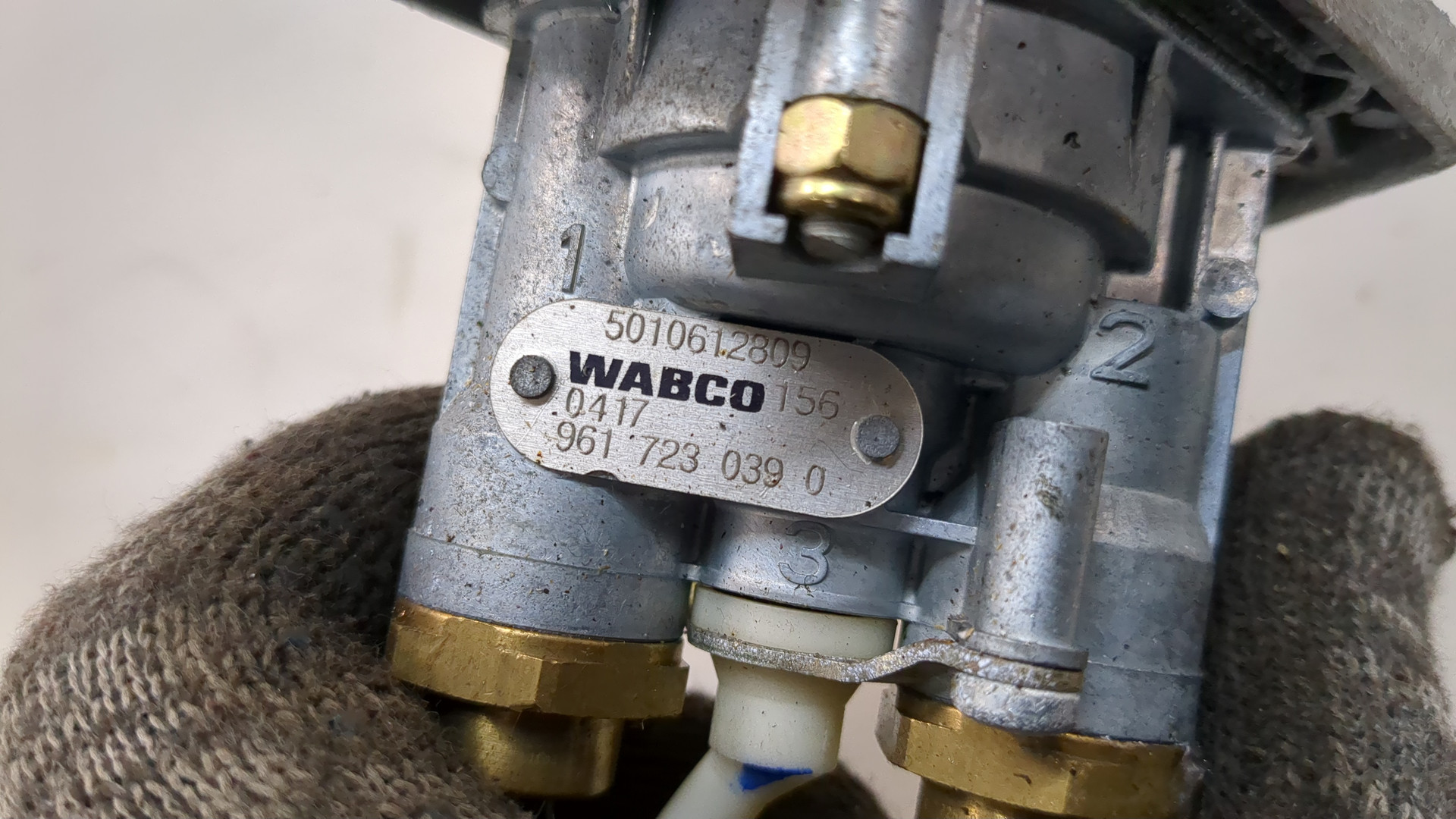 Рычаг стояночного тормоза