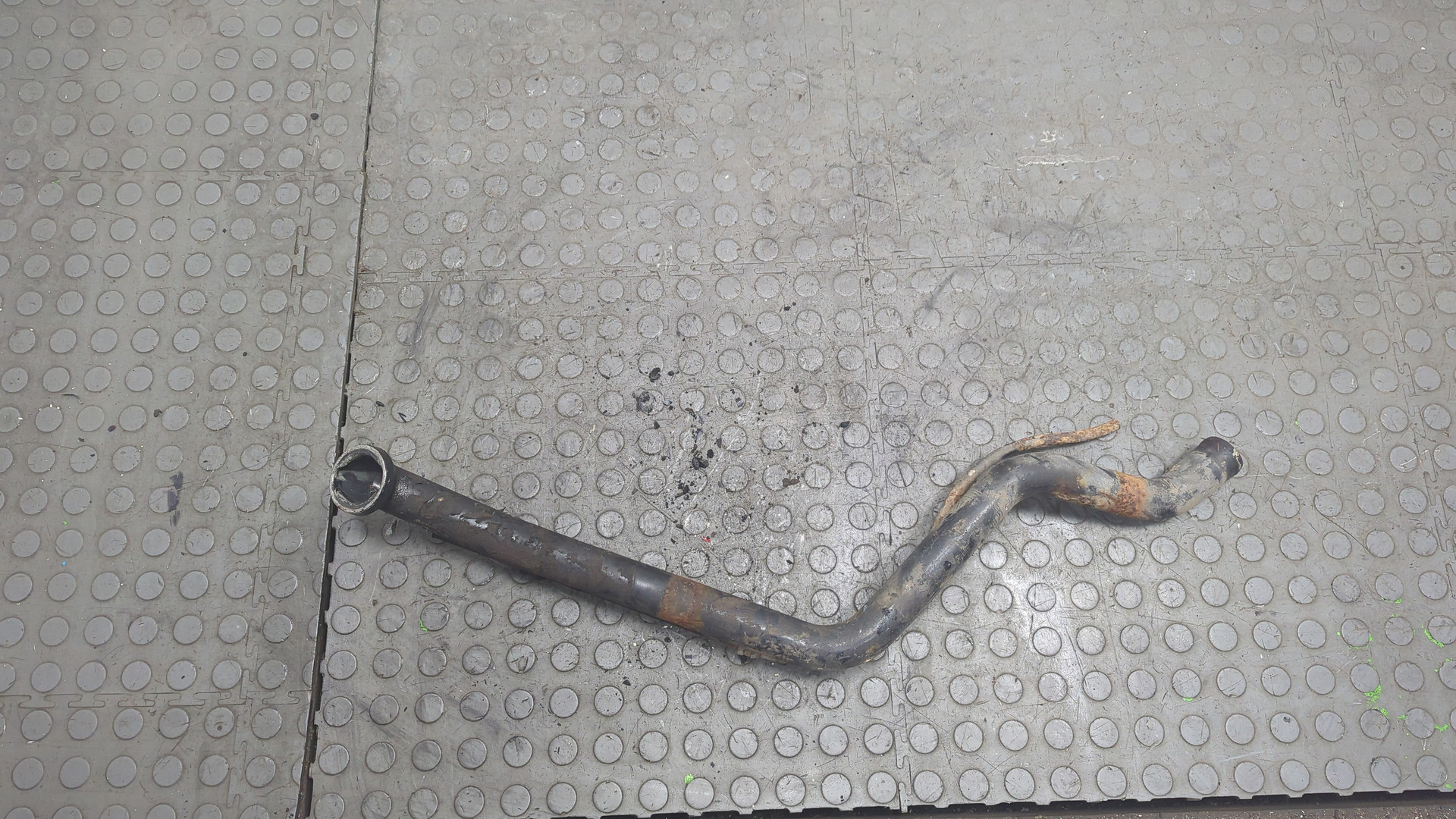 Маслозаливная горловина