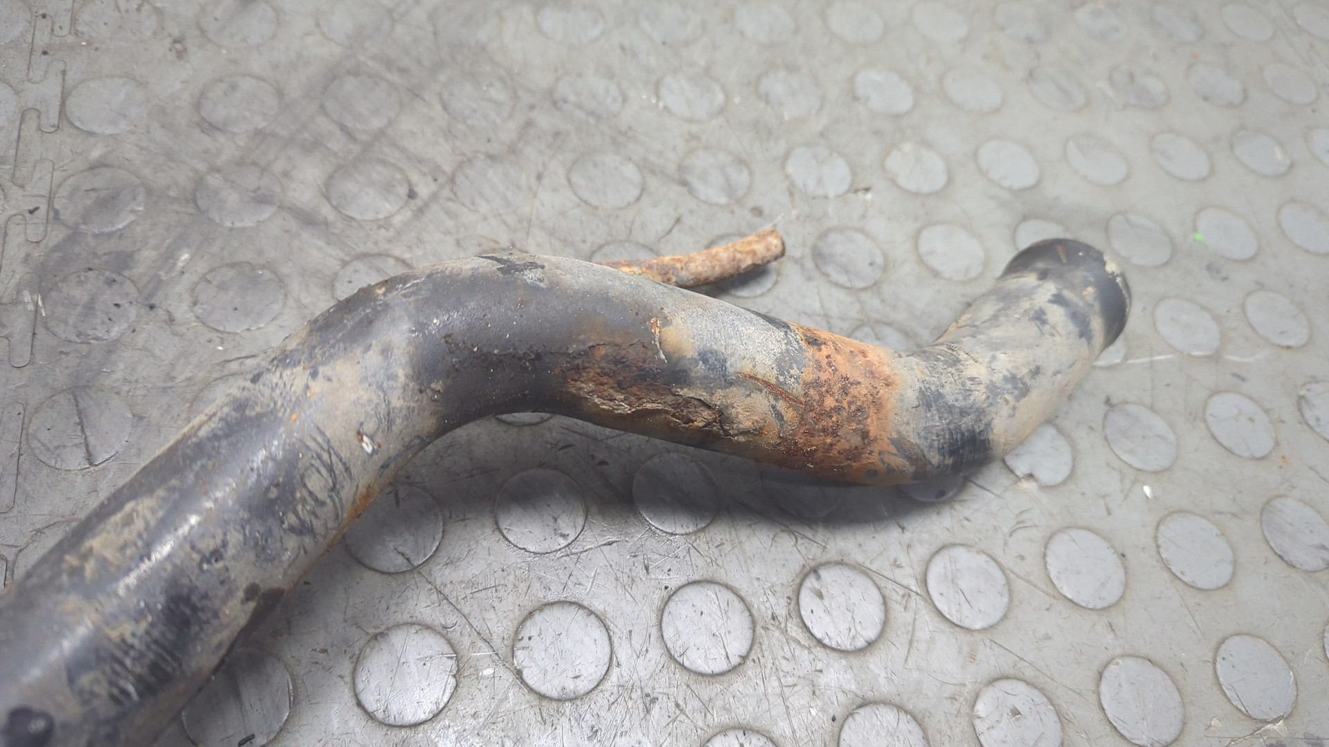 Маслозаливная горловина