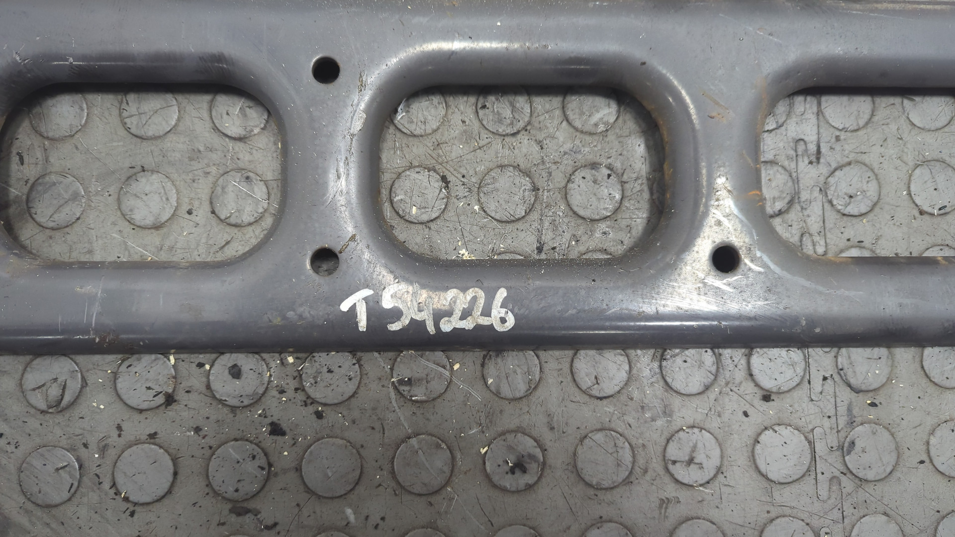 Траверса рамы поперечная