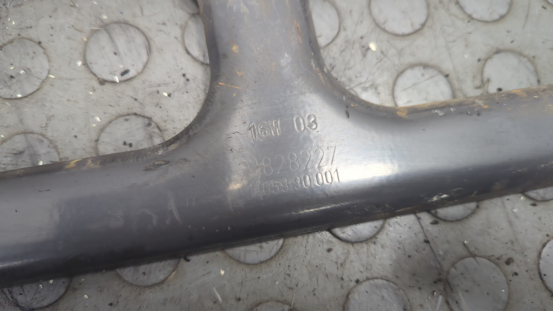 Траверса рамы поперечная