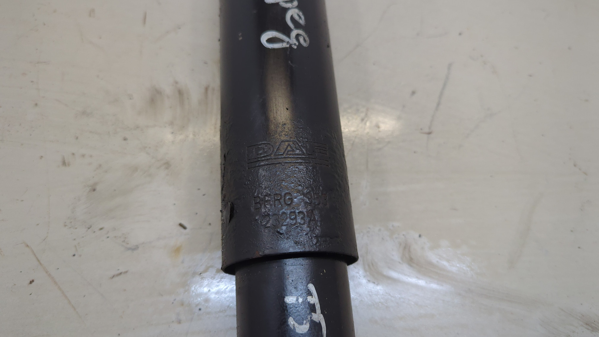 Амортизатор передний