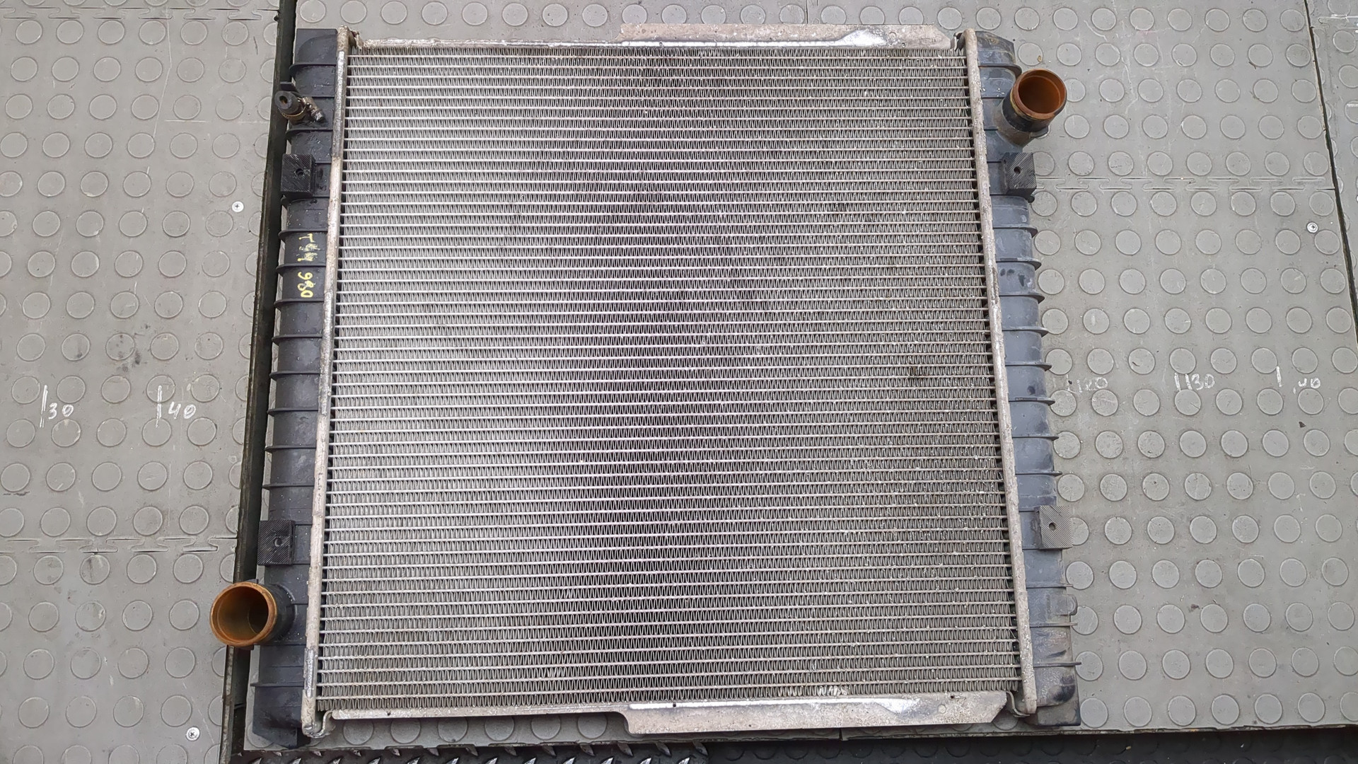 Радиатор охлаждения двигателя основной