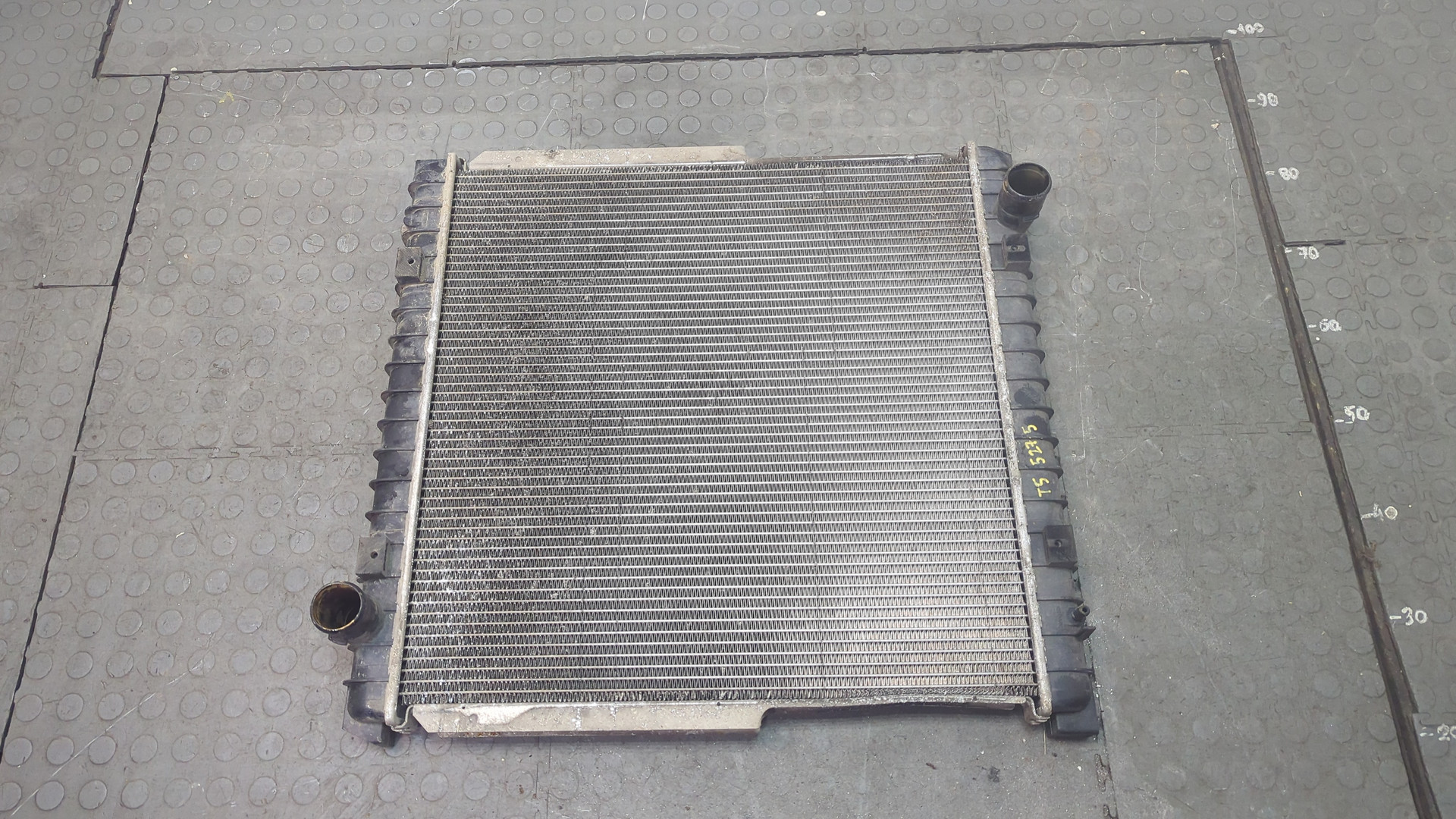 Радиатор охлаждения двигателя основной