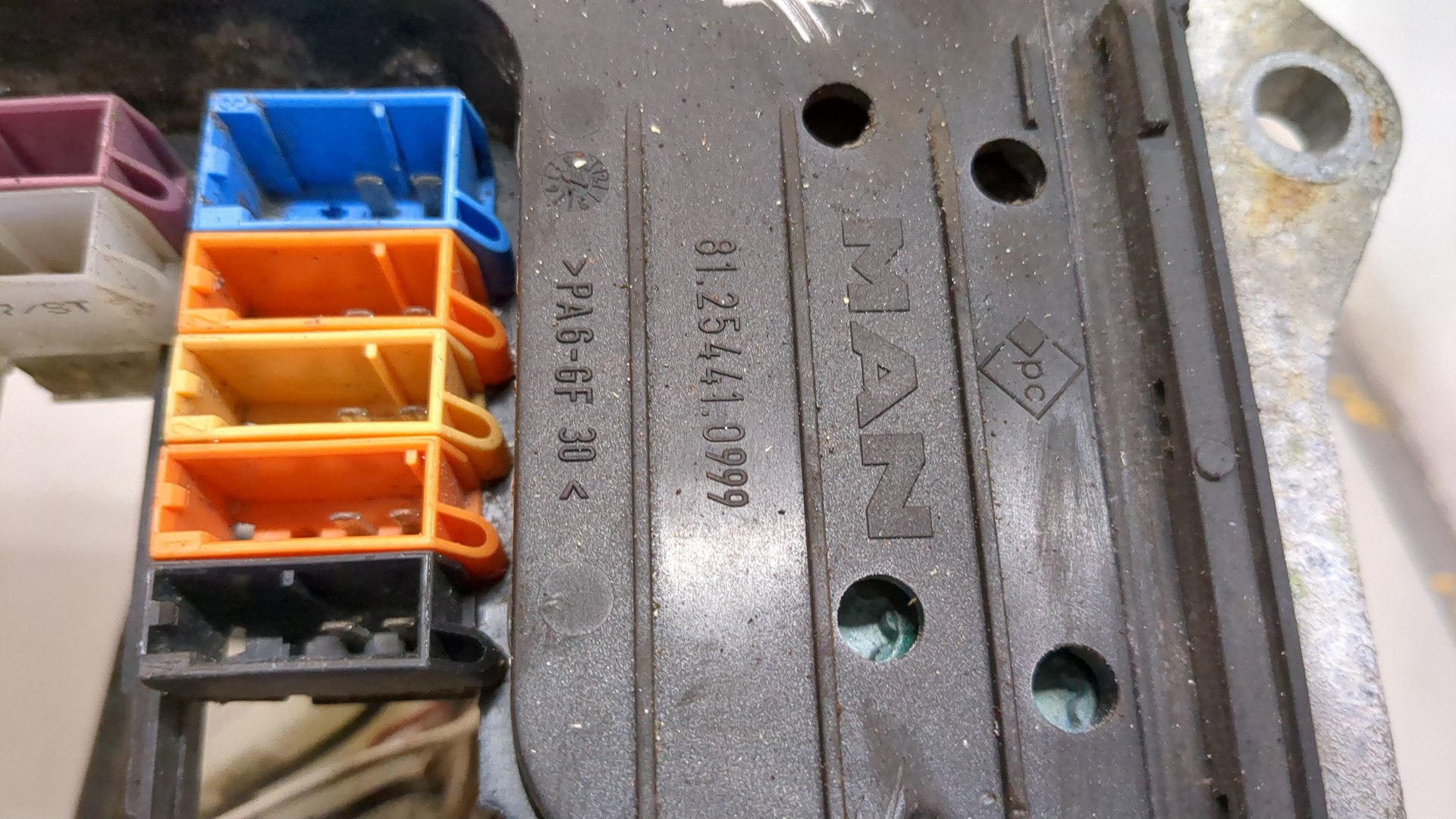 Кран тормозной главный