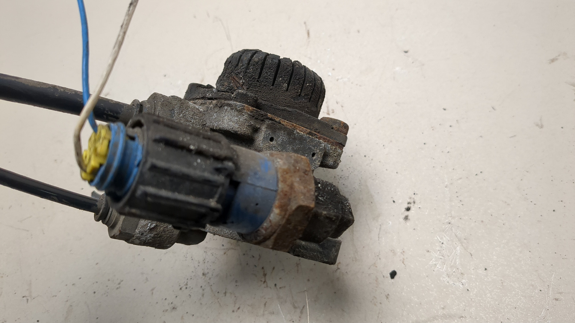 Клапан электромагнитный