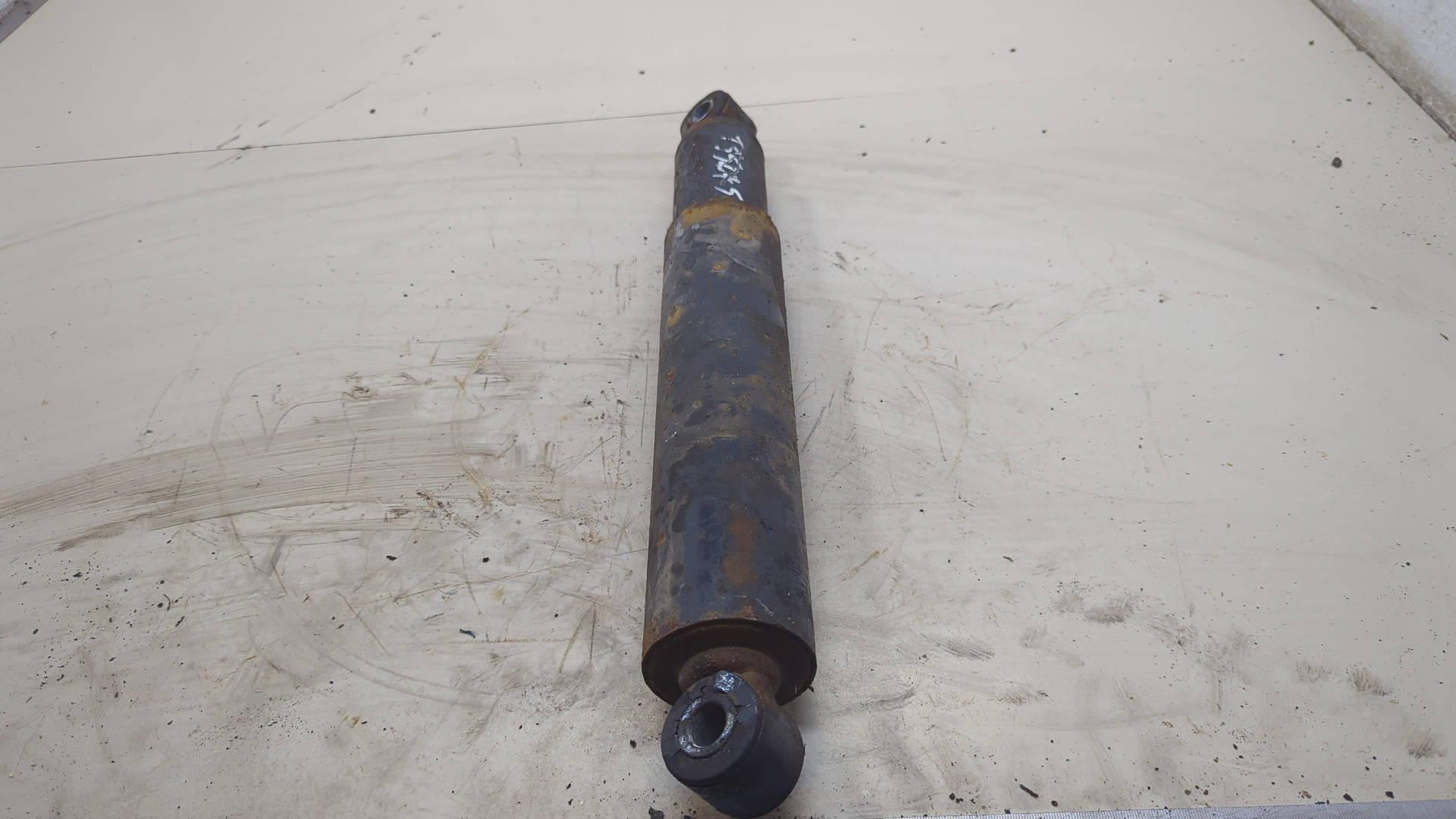 Амортизатор задний (стойка)