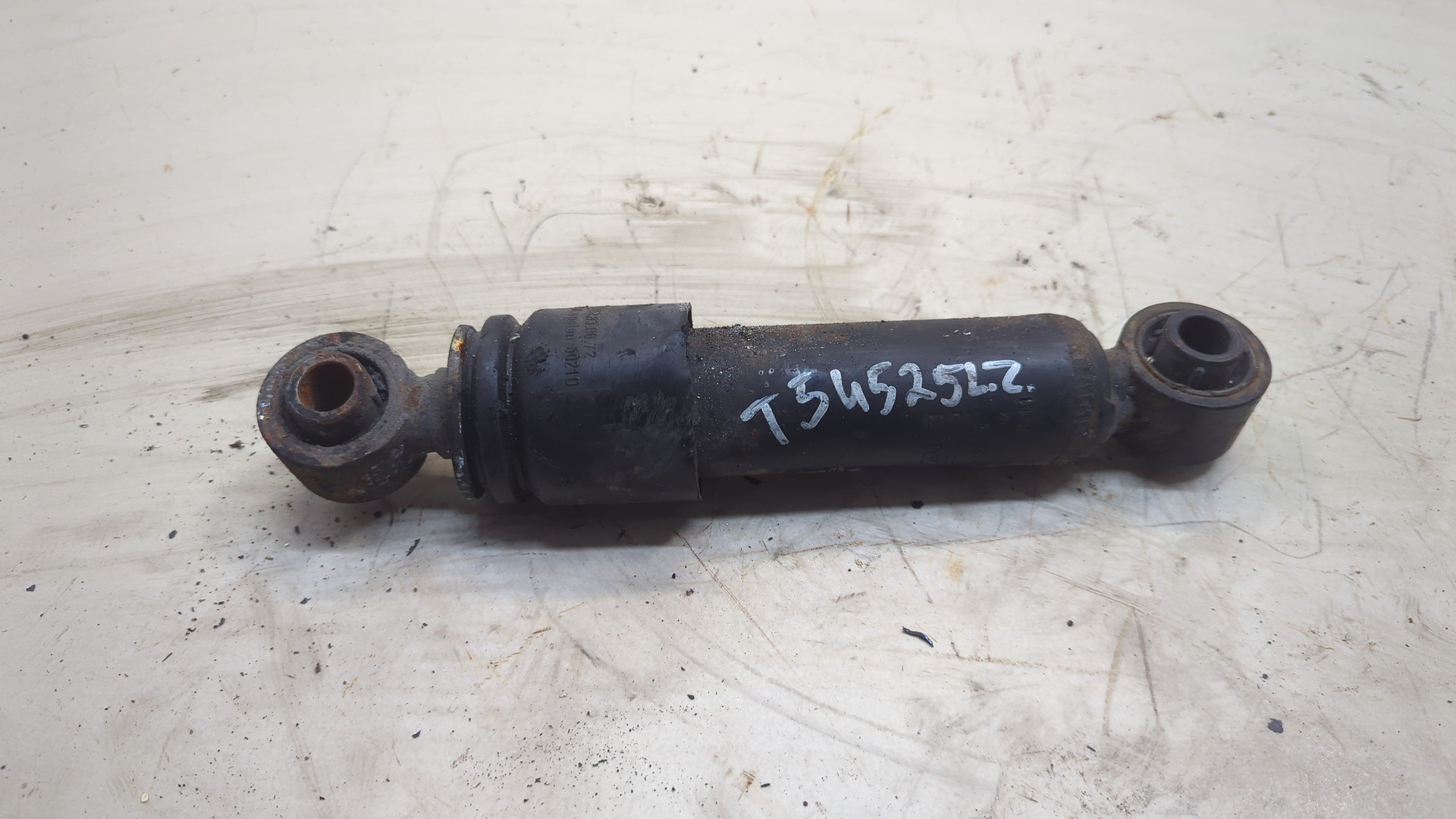 Амортизатор кабины