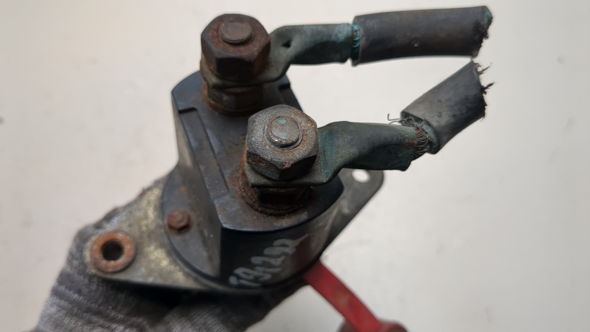 Выключатель массы