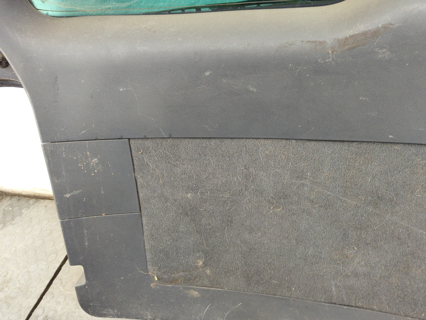 Дверь багажника