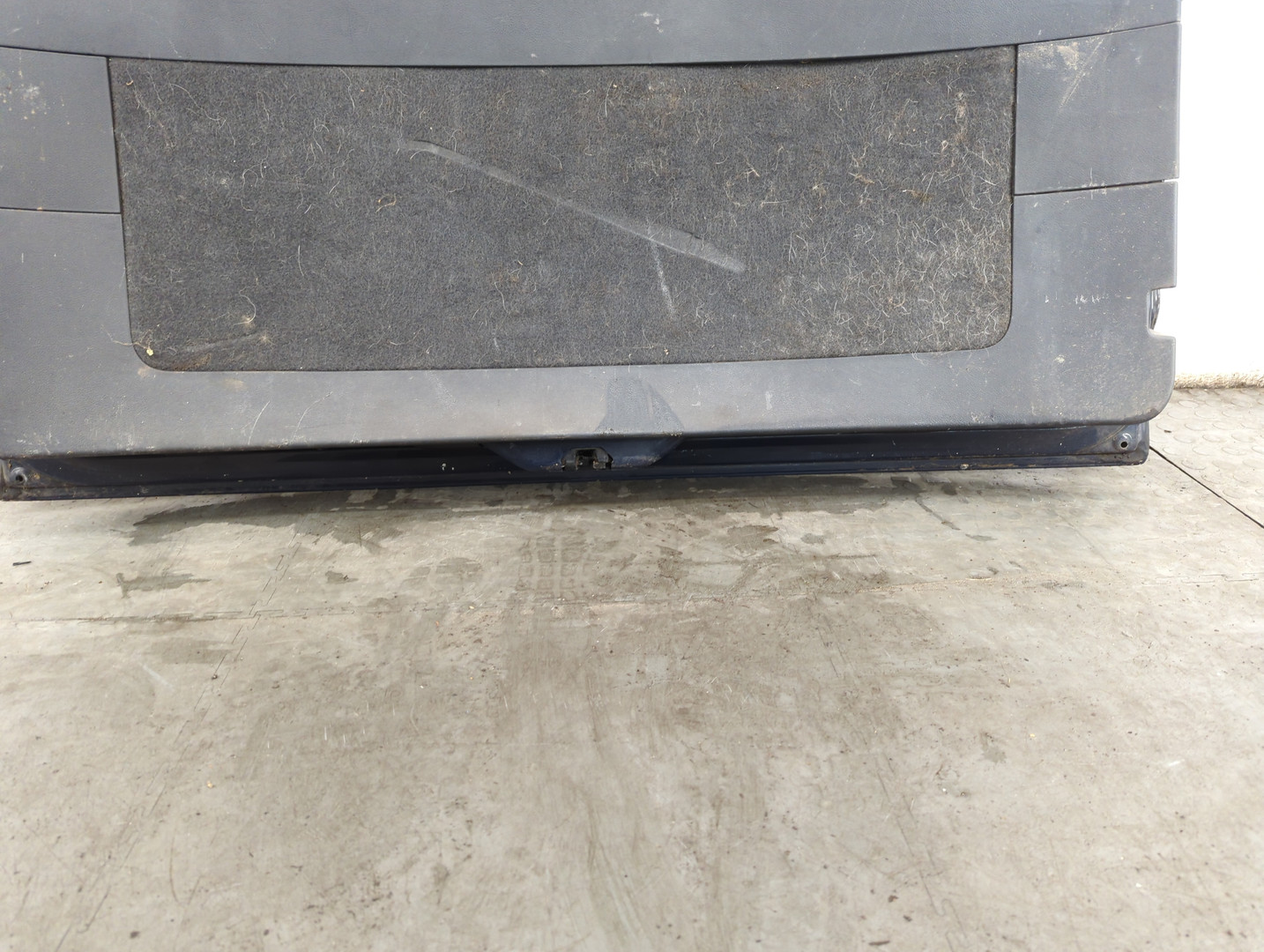 Дверь багажника