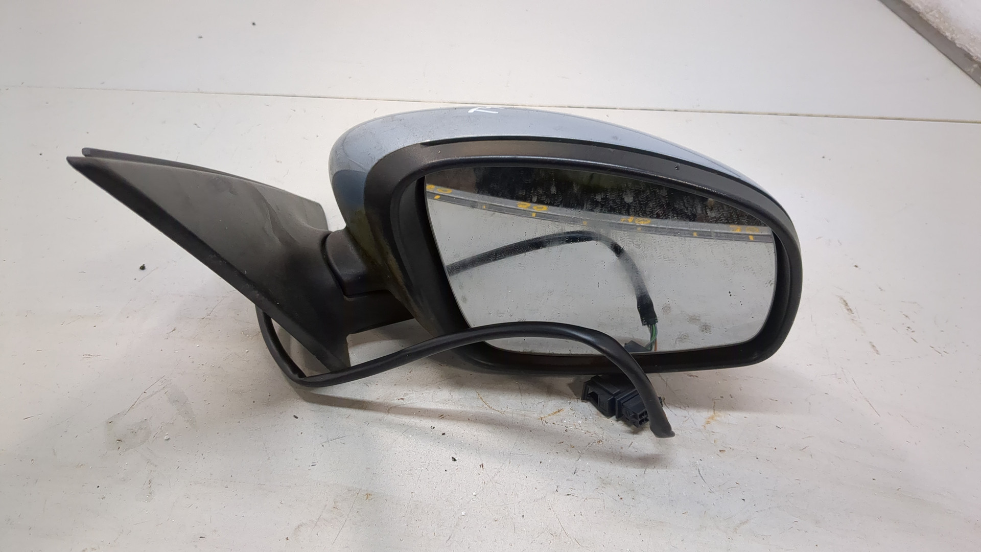 Зеркало правое электрическое