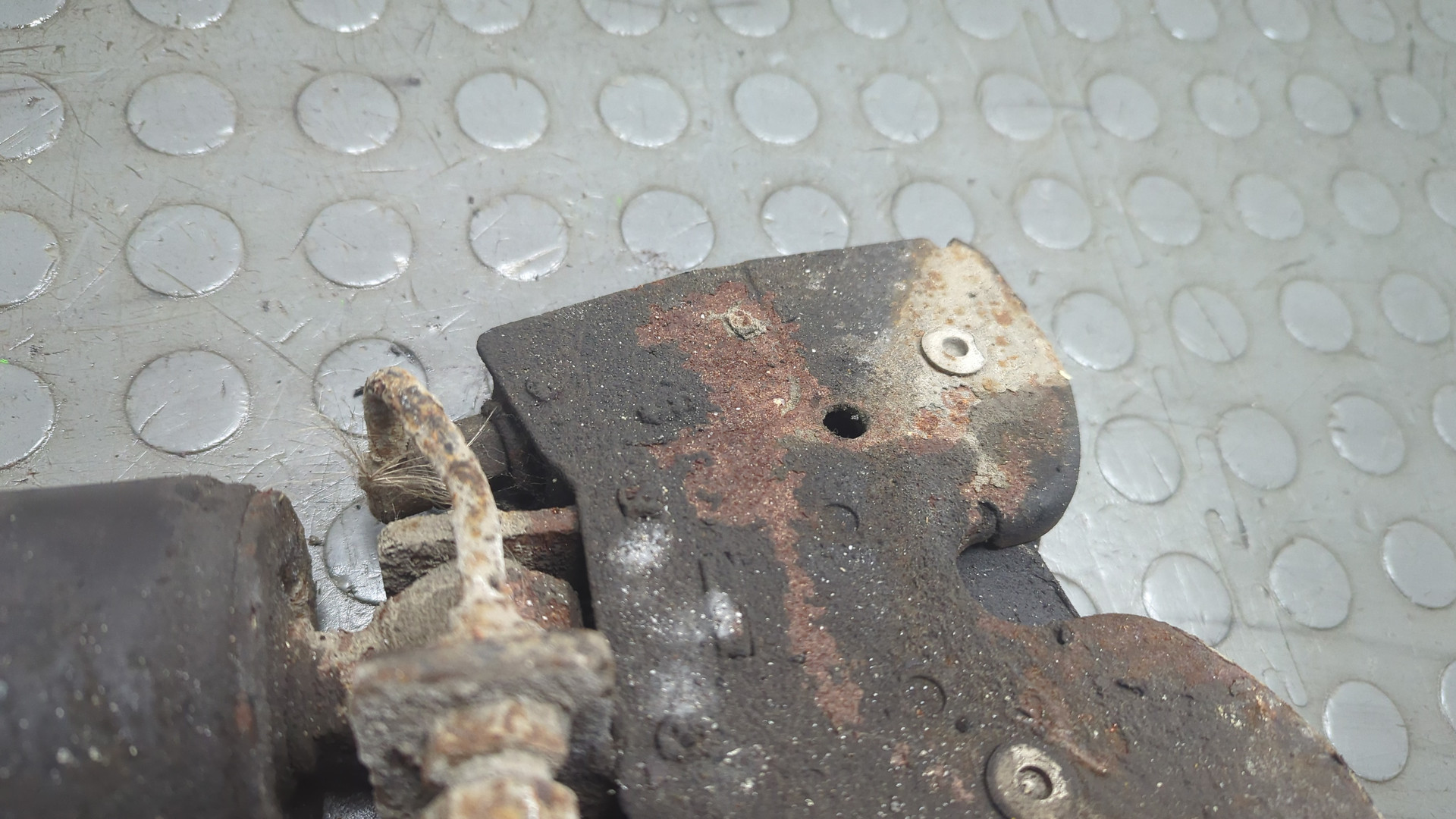 Амортизатор кабины