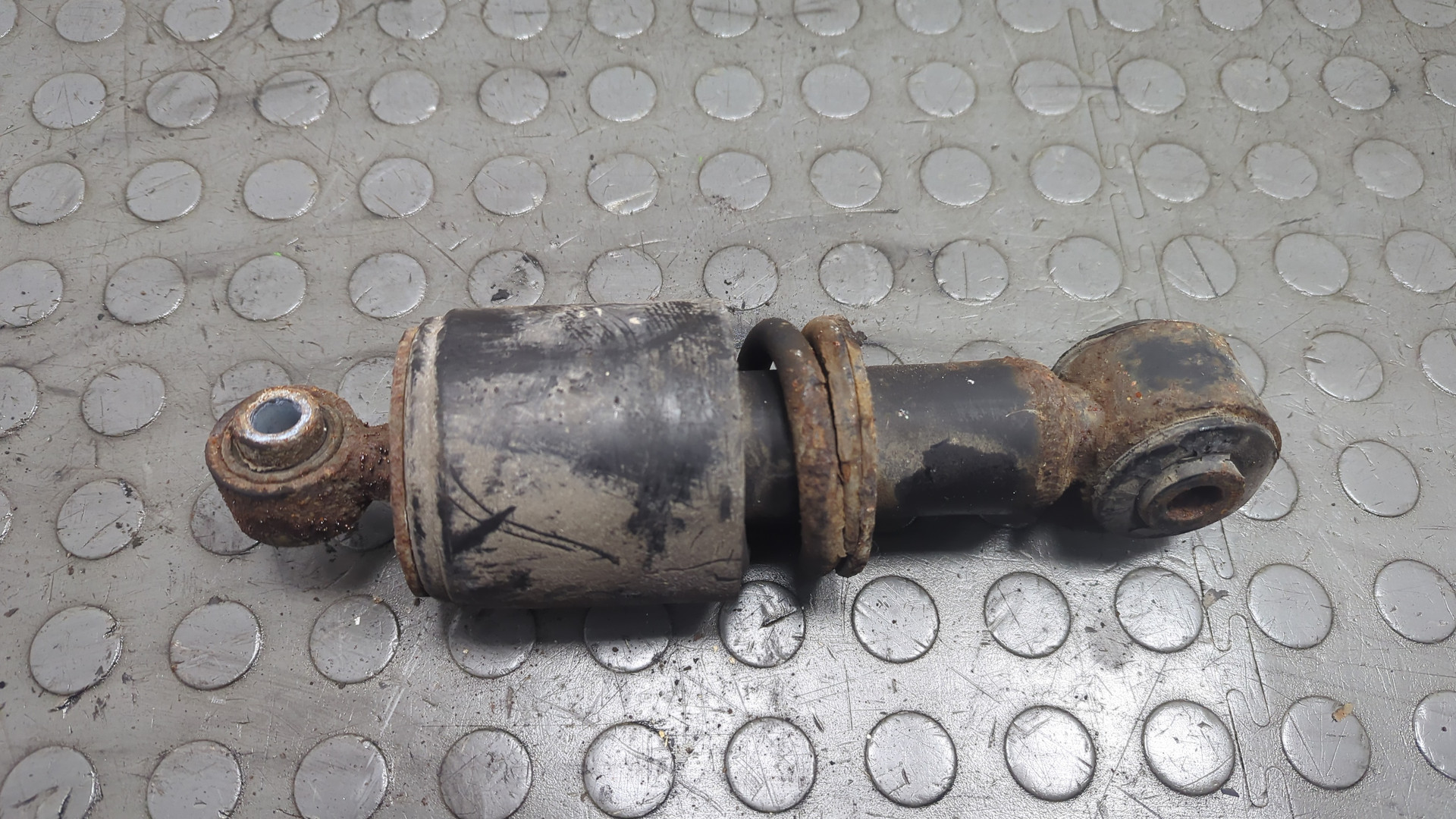 Амортизатор кабины