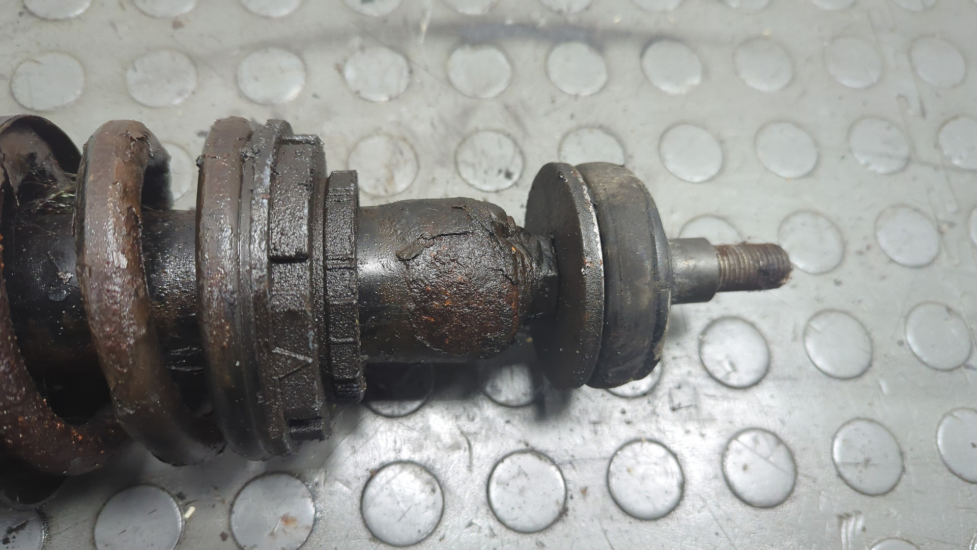 Амортизатор кабины