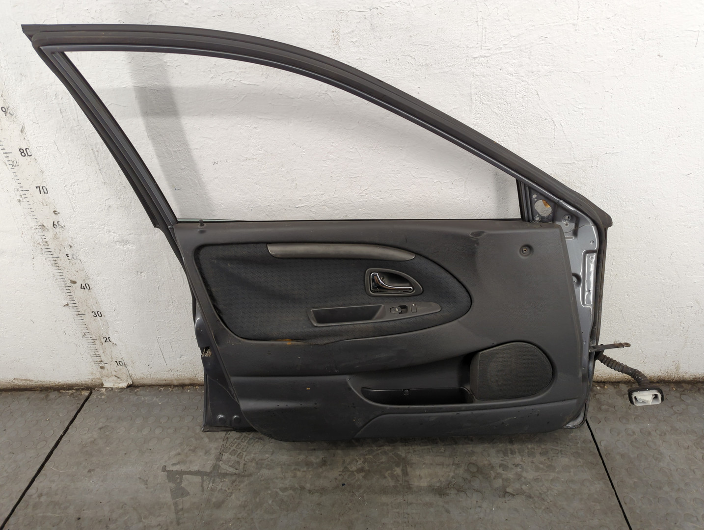 Дверь передняя левая