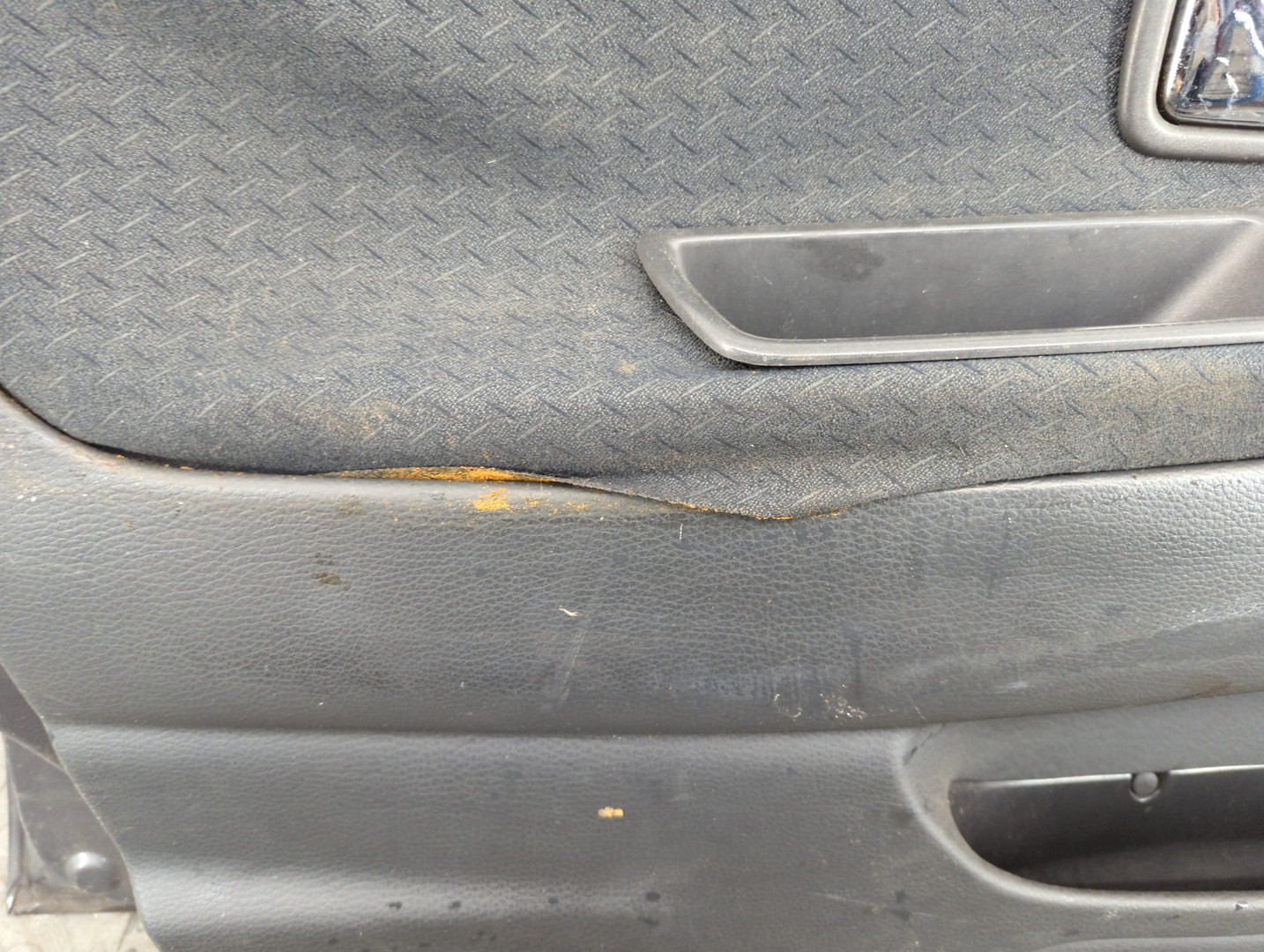 Дверь передняя левая