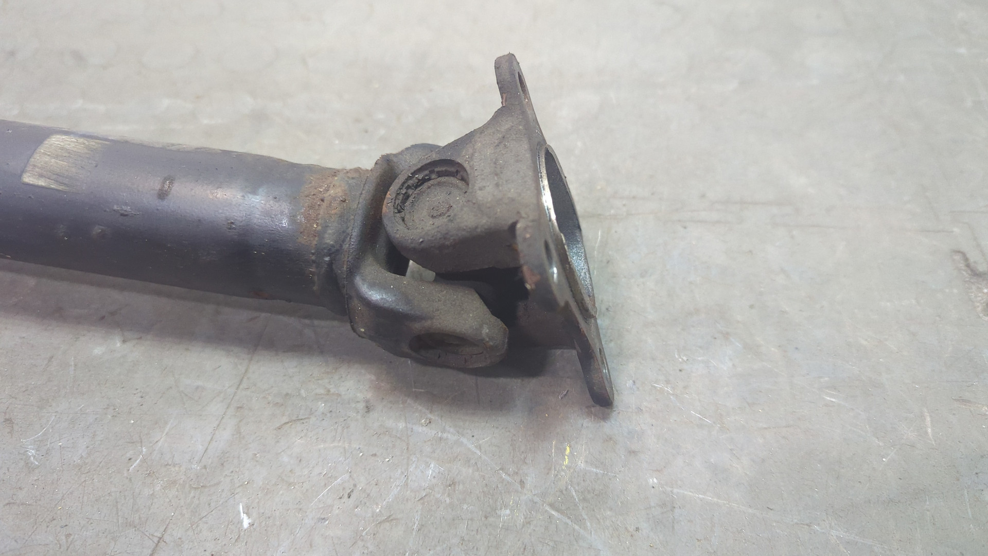 Вал карданный передний