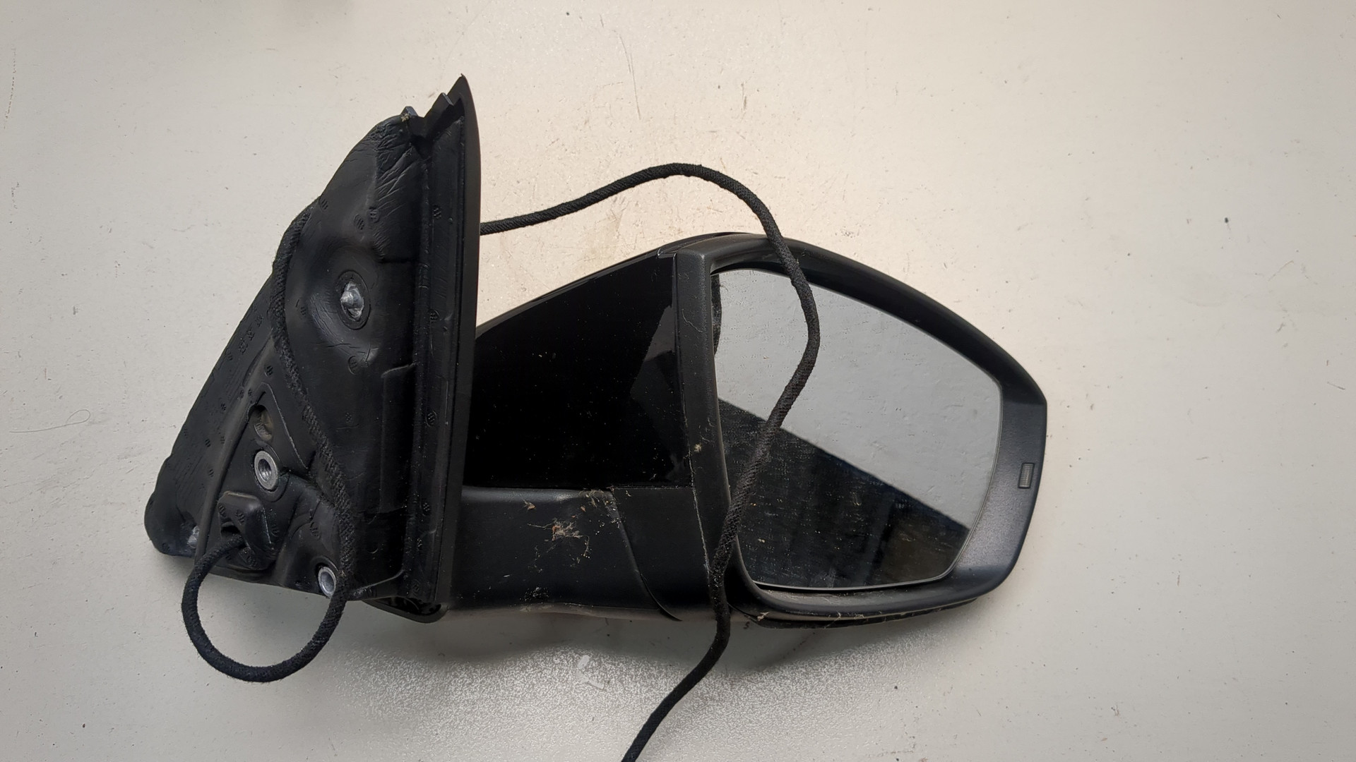 Зеркало правое электрическое