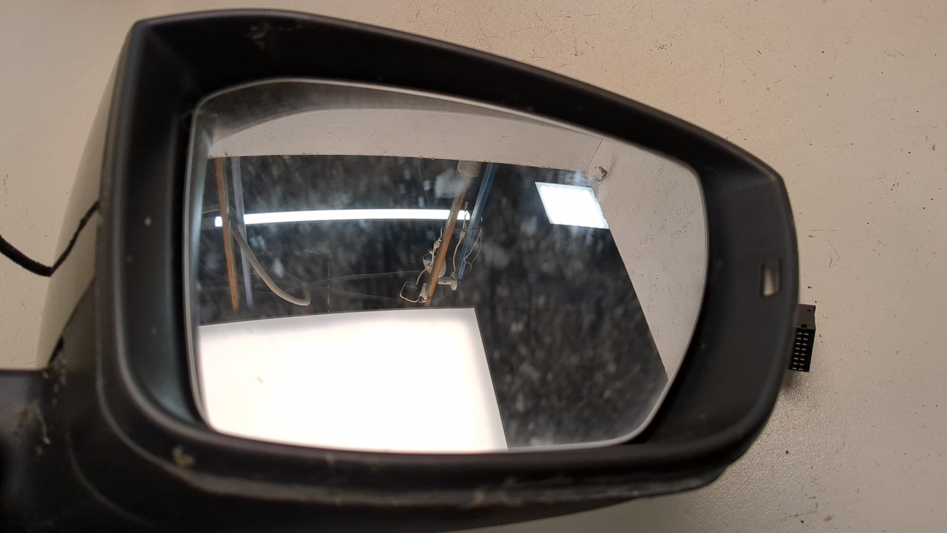 Зеркало правое электрическое