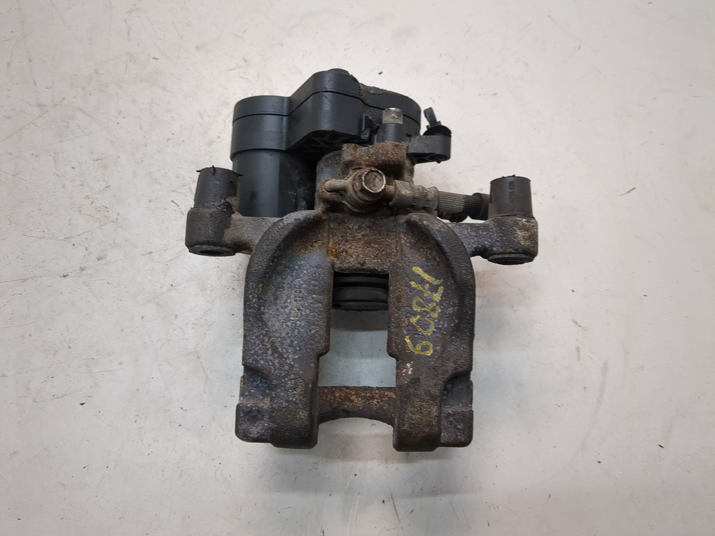 Суппорт задний правый