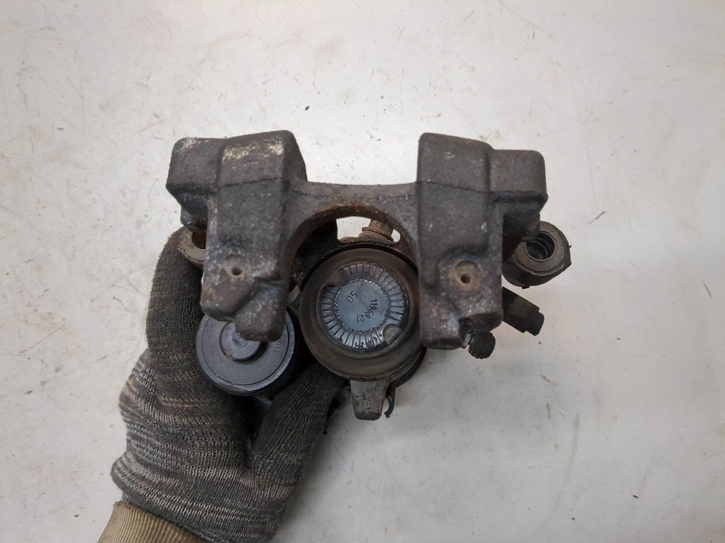 Суппорт задний правый