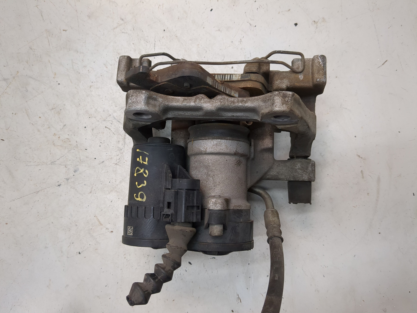 Суппорт задний левый