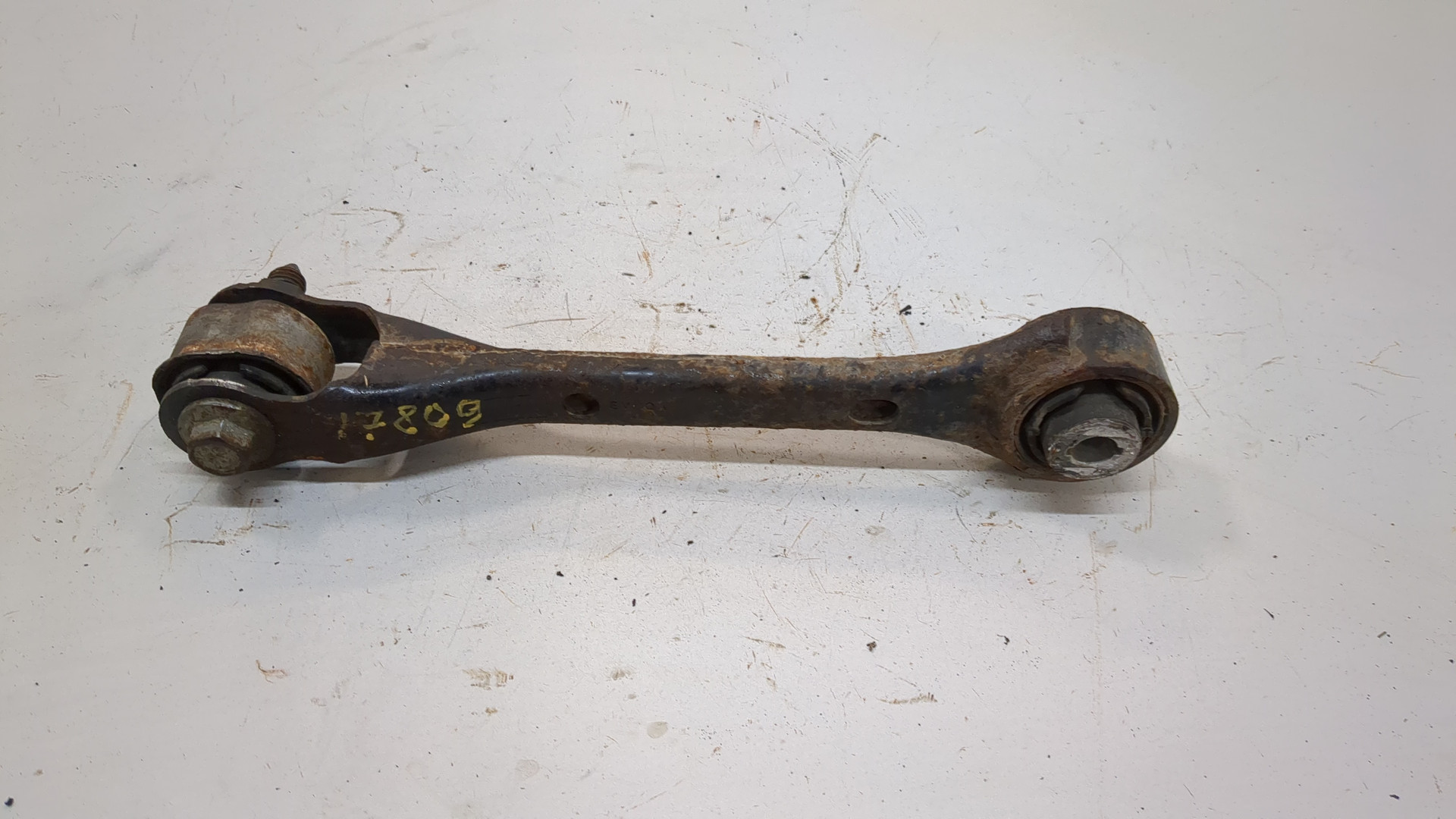 Рычаг задний