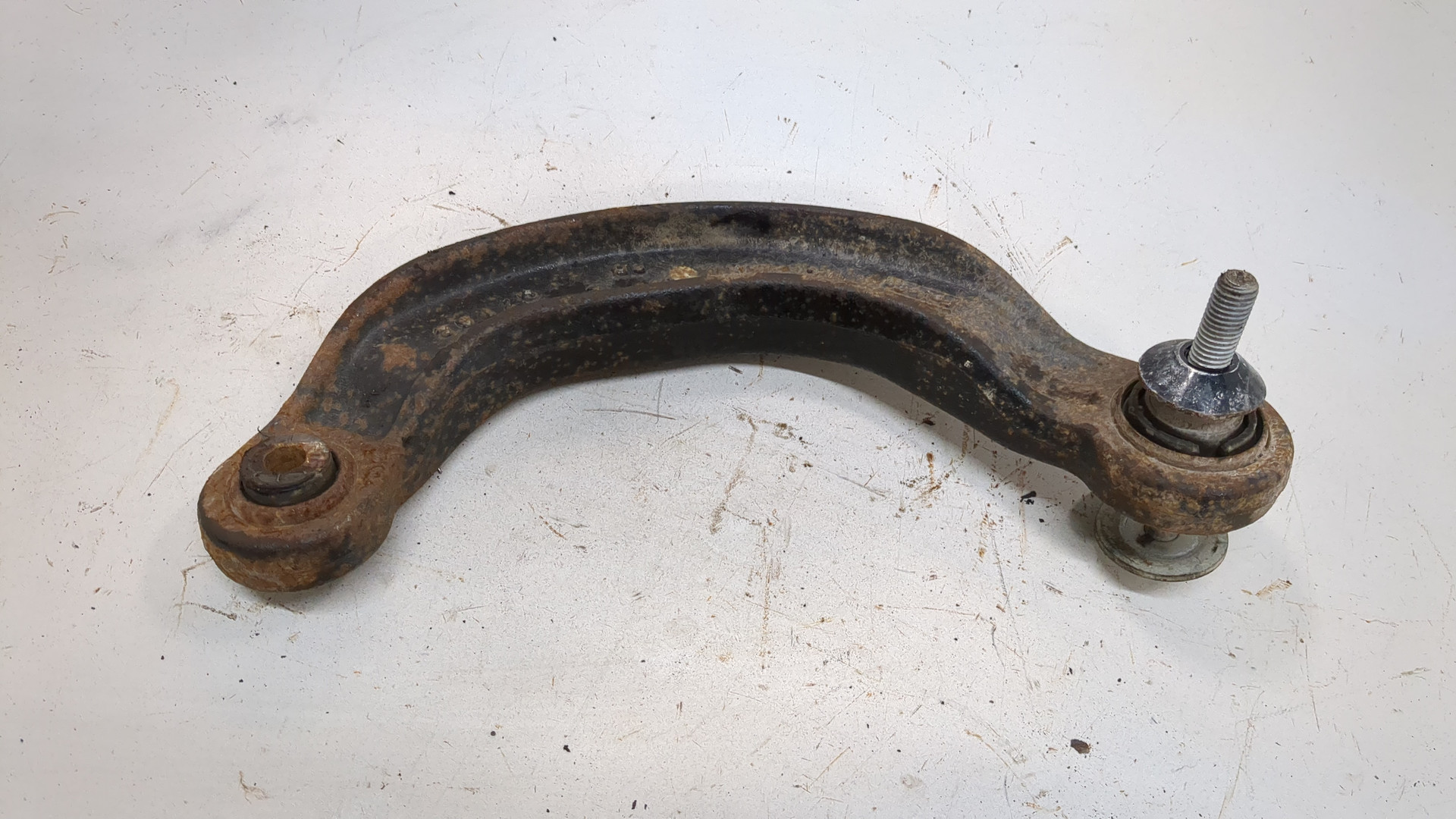 Рычаг задний правый