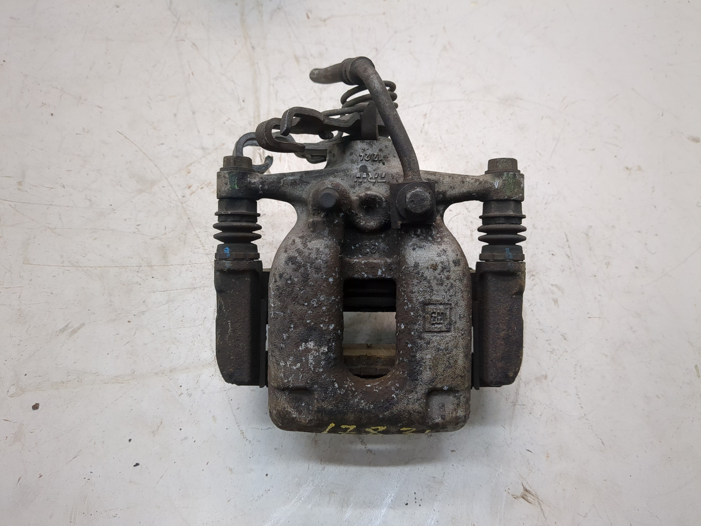 Суппорт задний левый