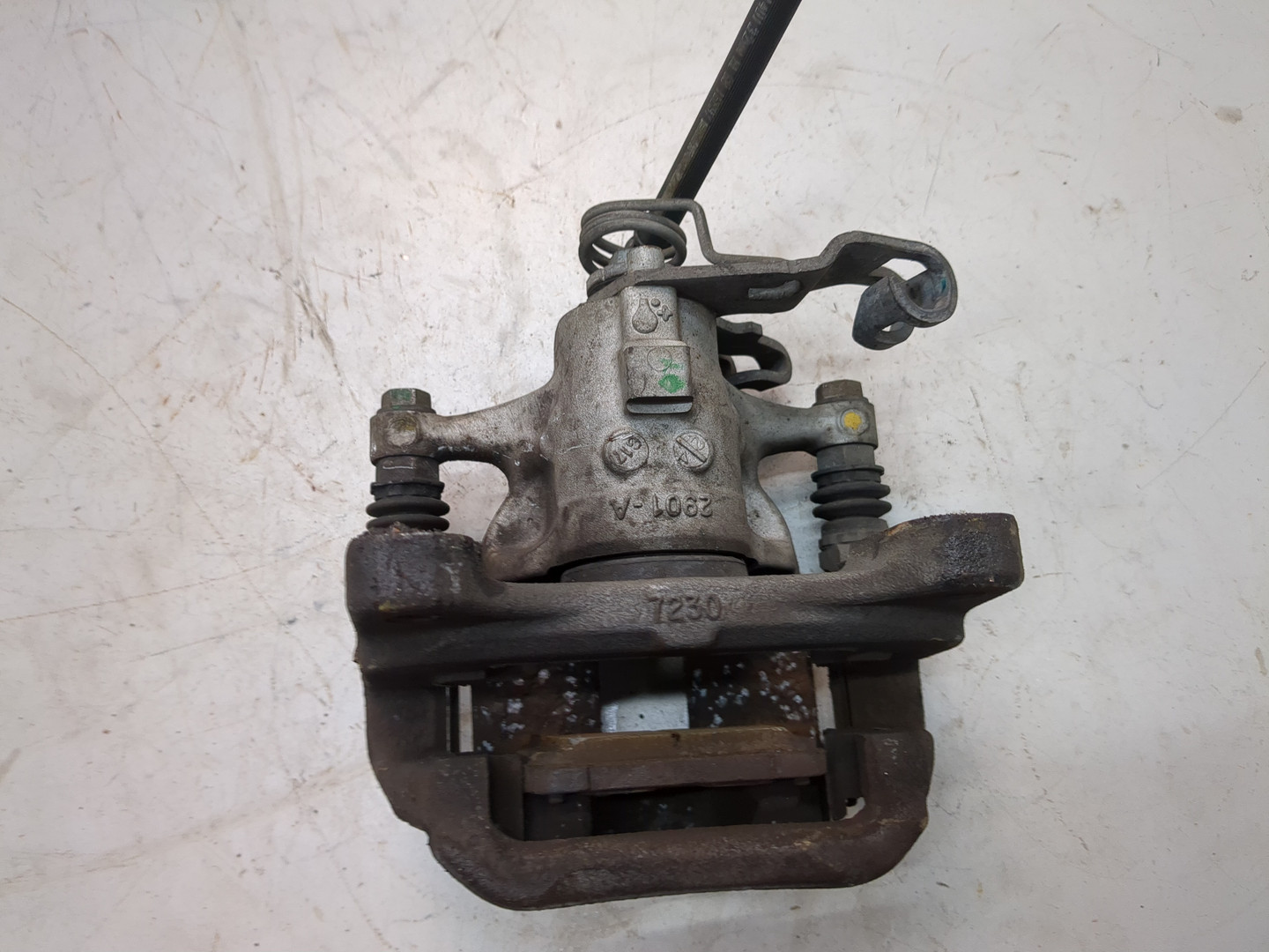 Суппорт задний левый