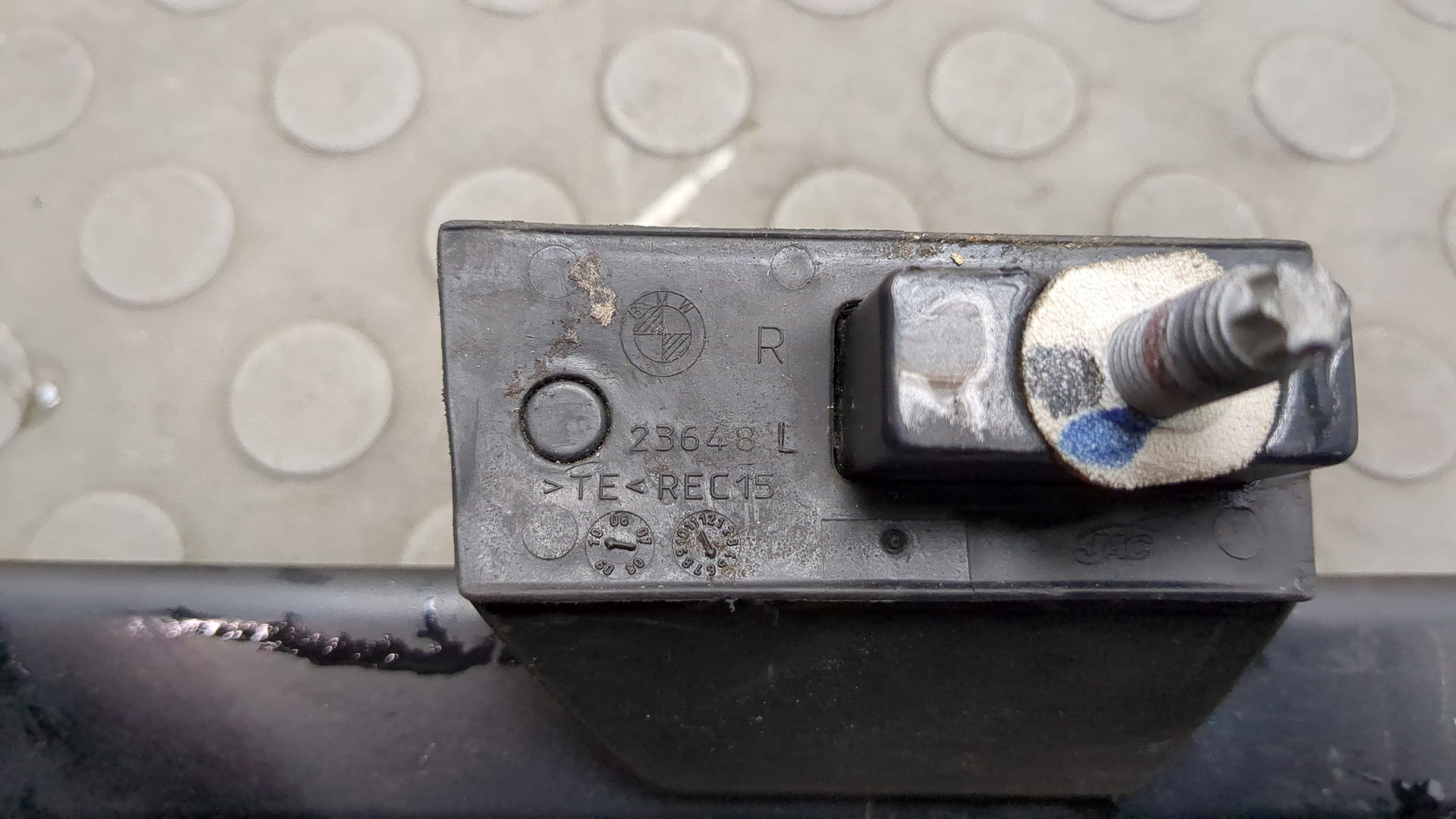 Рейлинг (релинг) правый (планка на крышу)