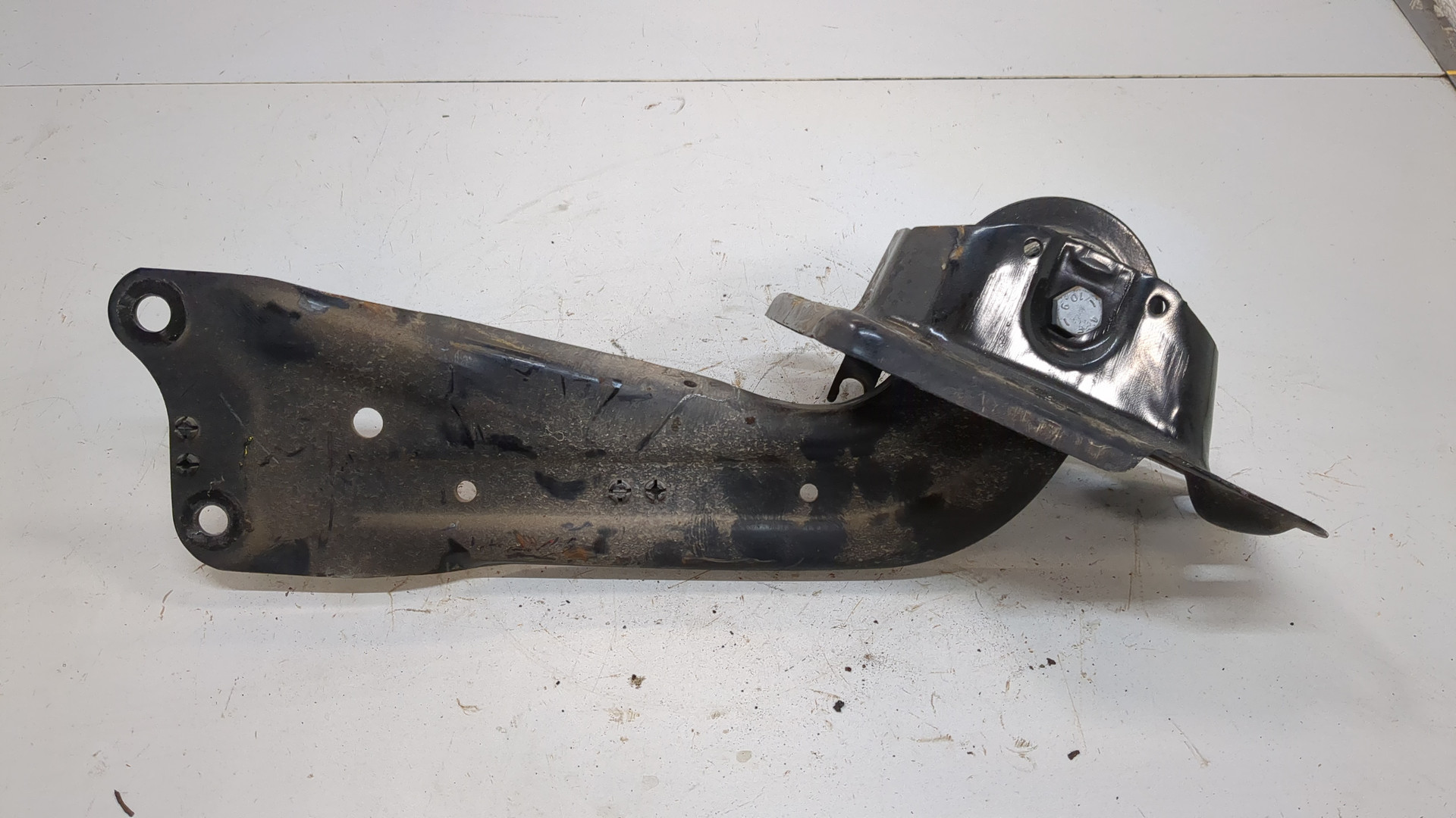 Рычаг задний правый