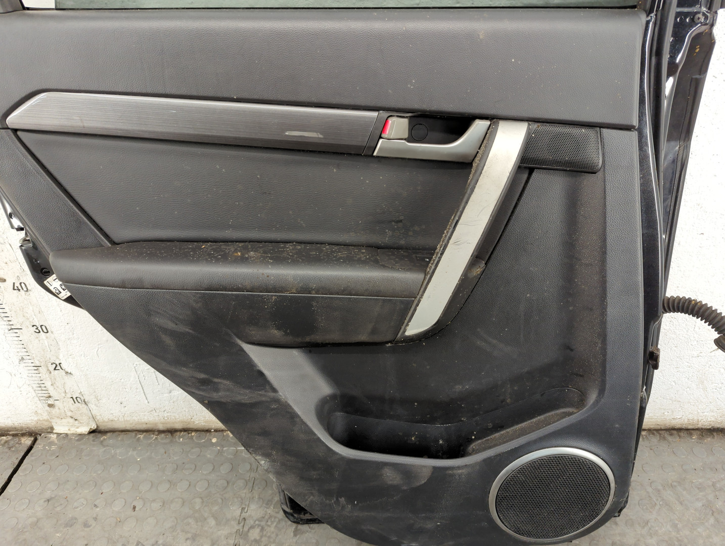 Дверь задняя левая