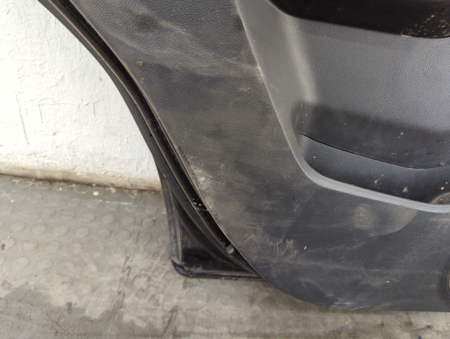 Дверь задняя левая