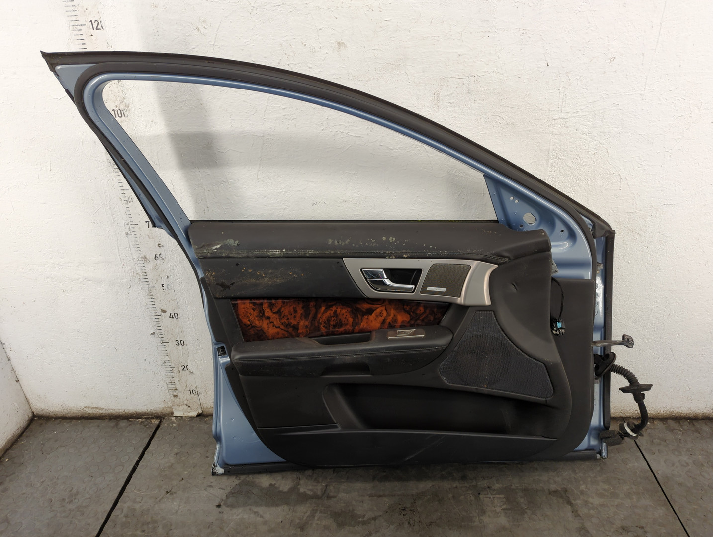 Дверь передняя левая