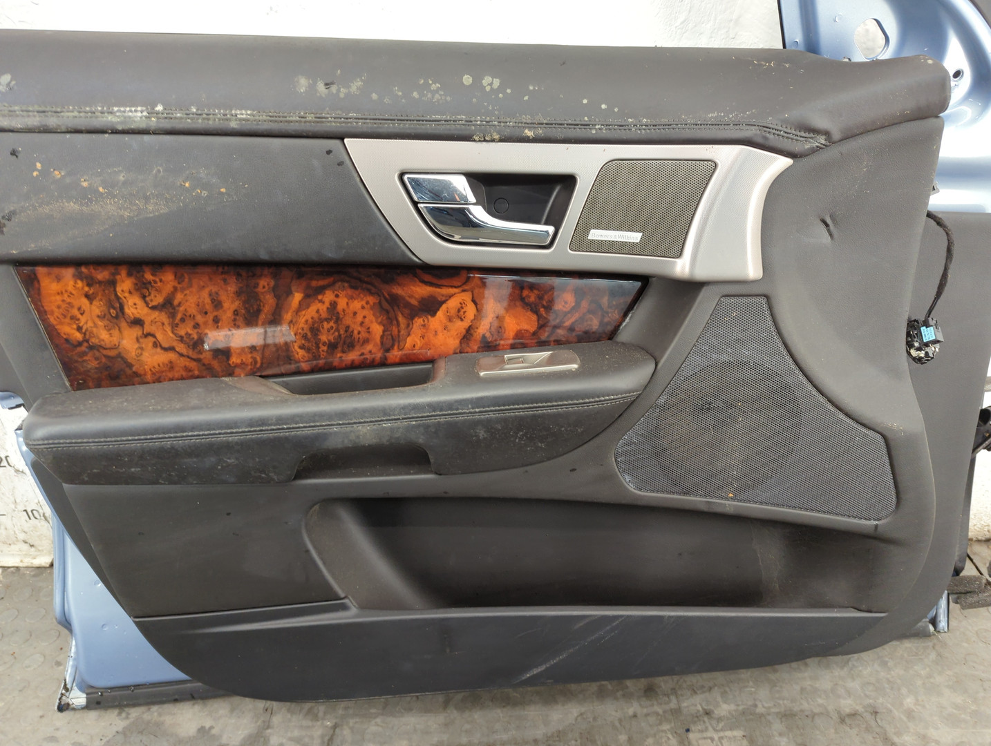 Дверь передняя левая