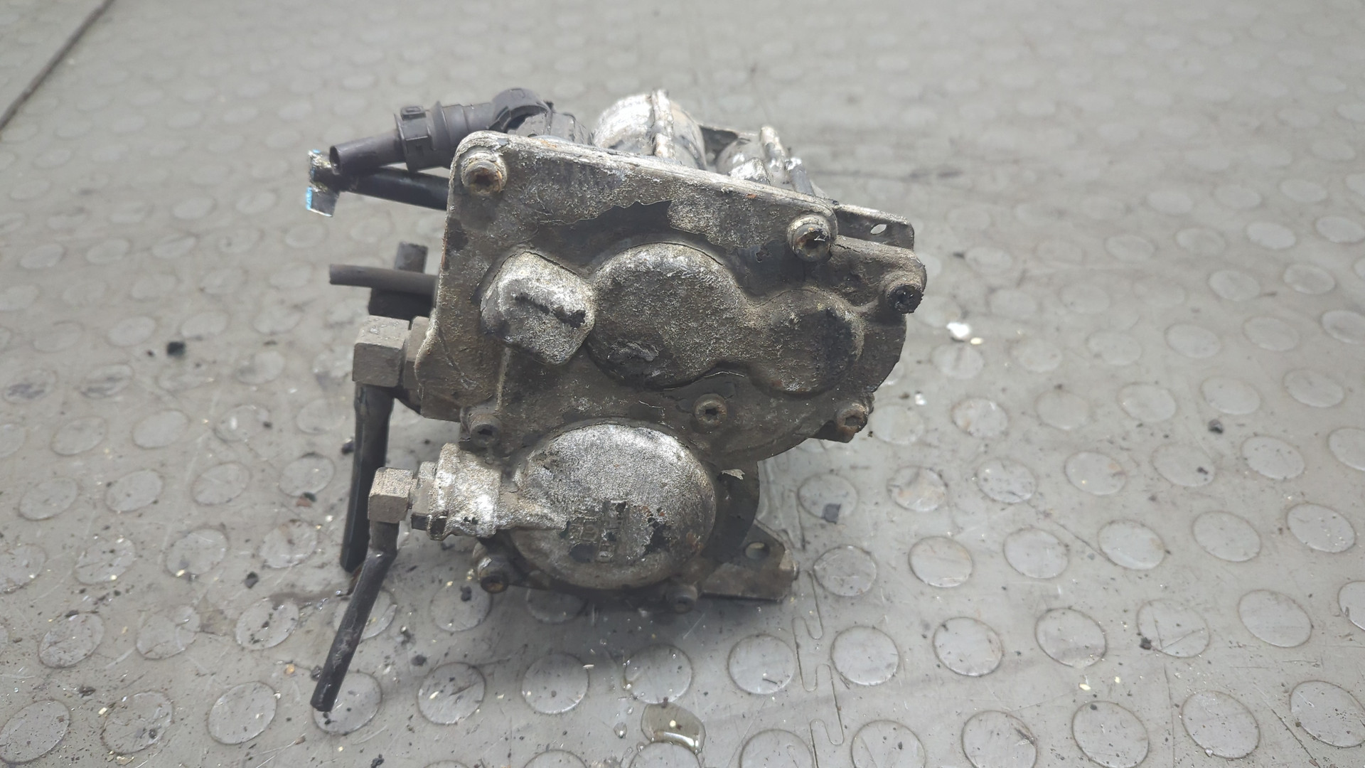 Кран управления тормозами прицепа