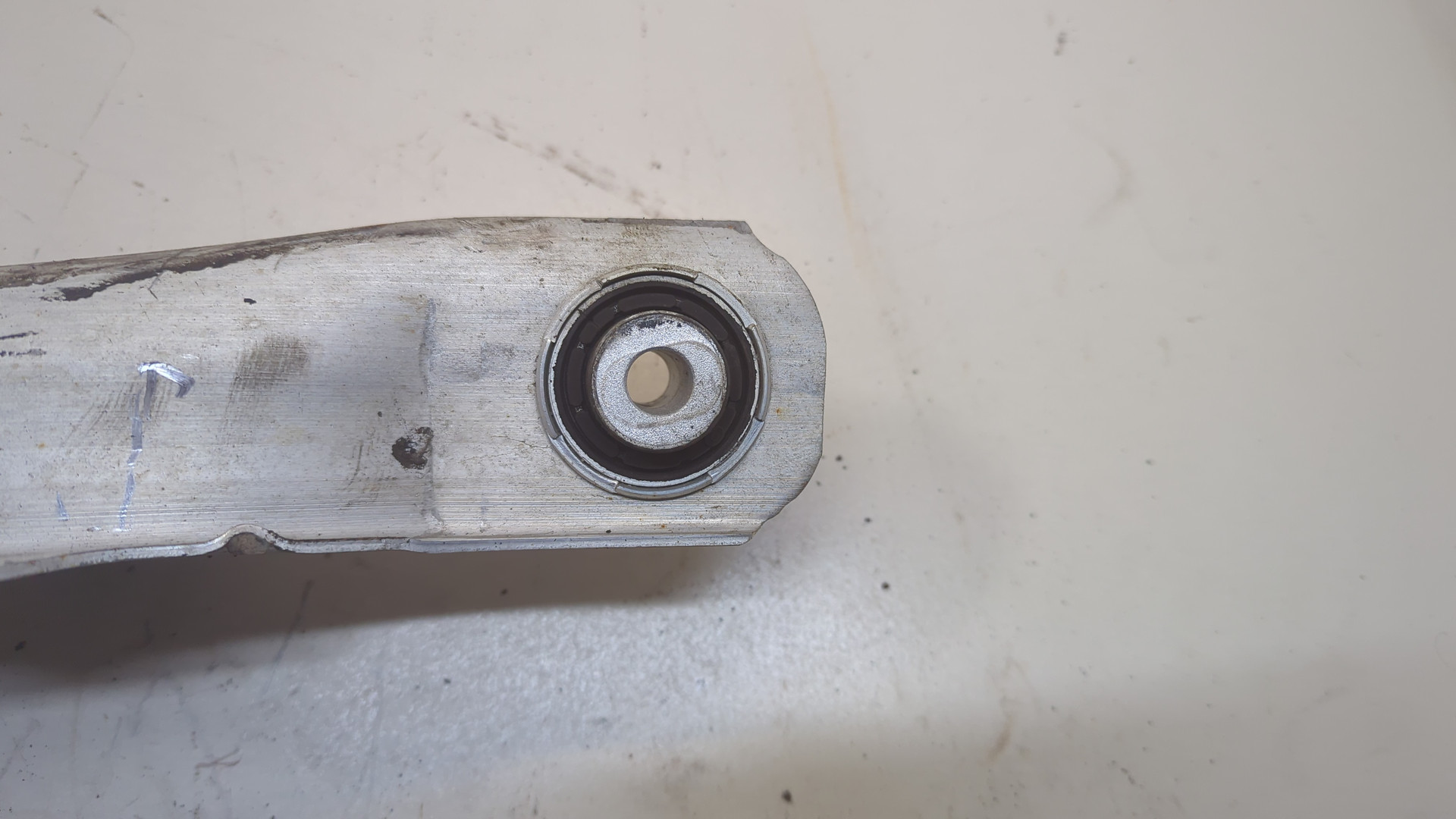 Рычаг задний