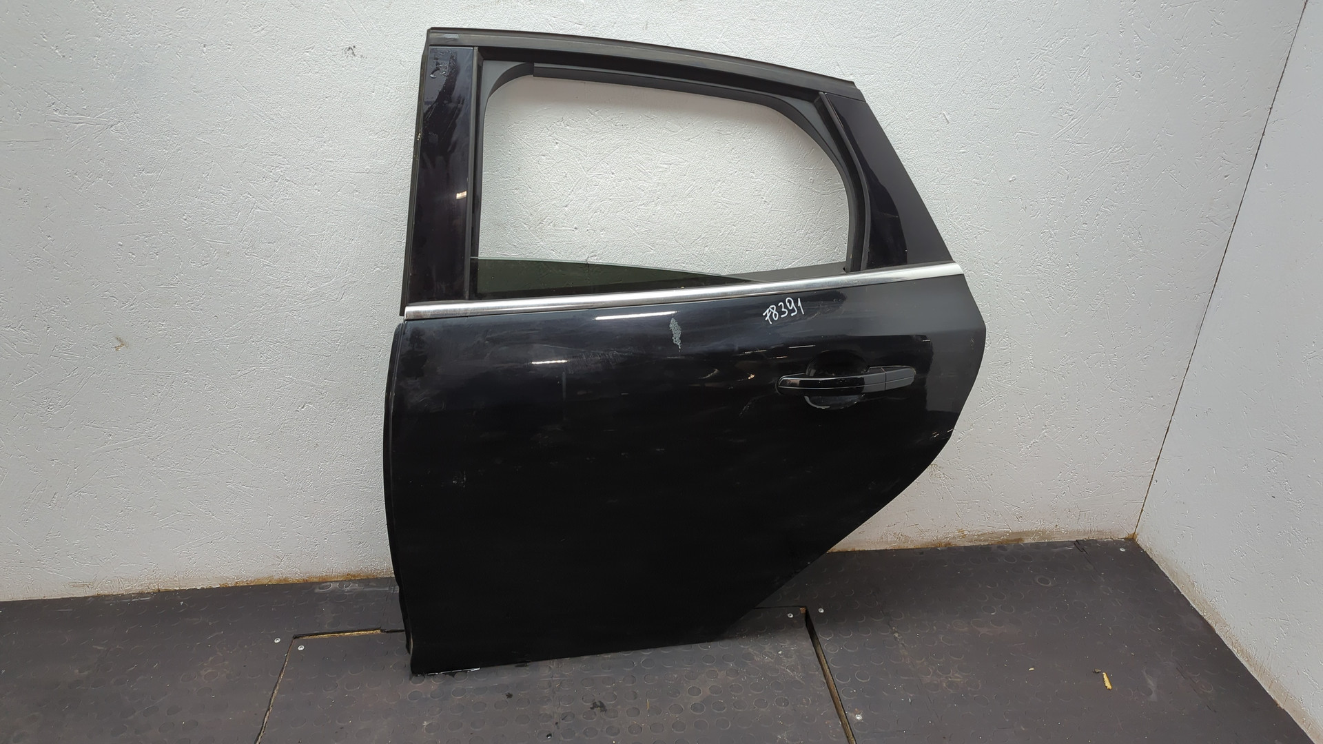Дверь задняя левая
