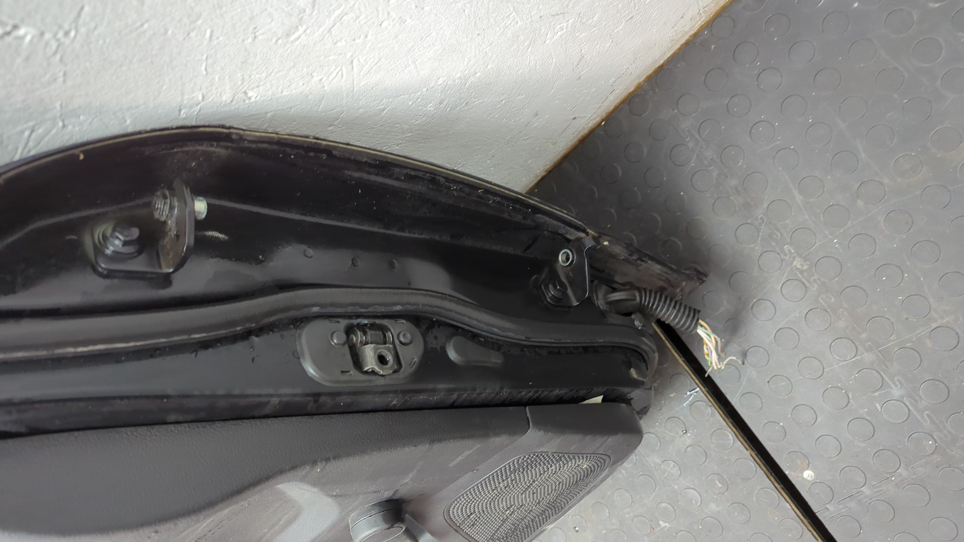 Дверь задняя левая