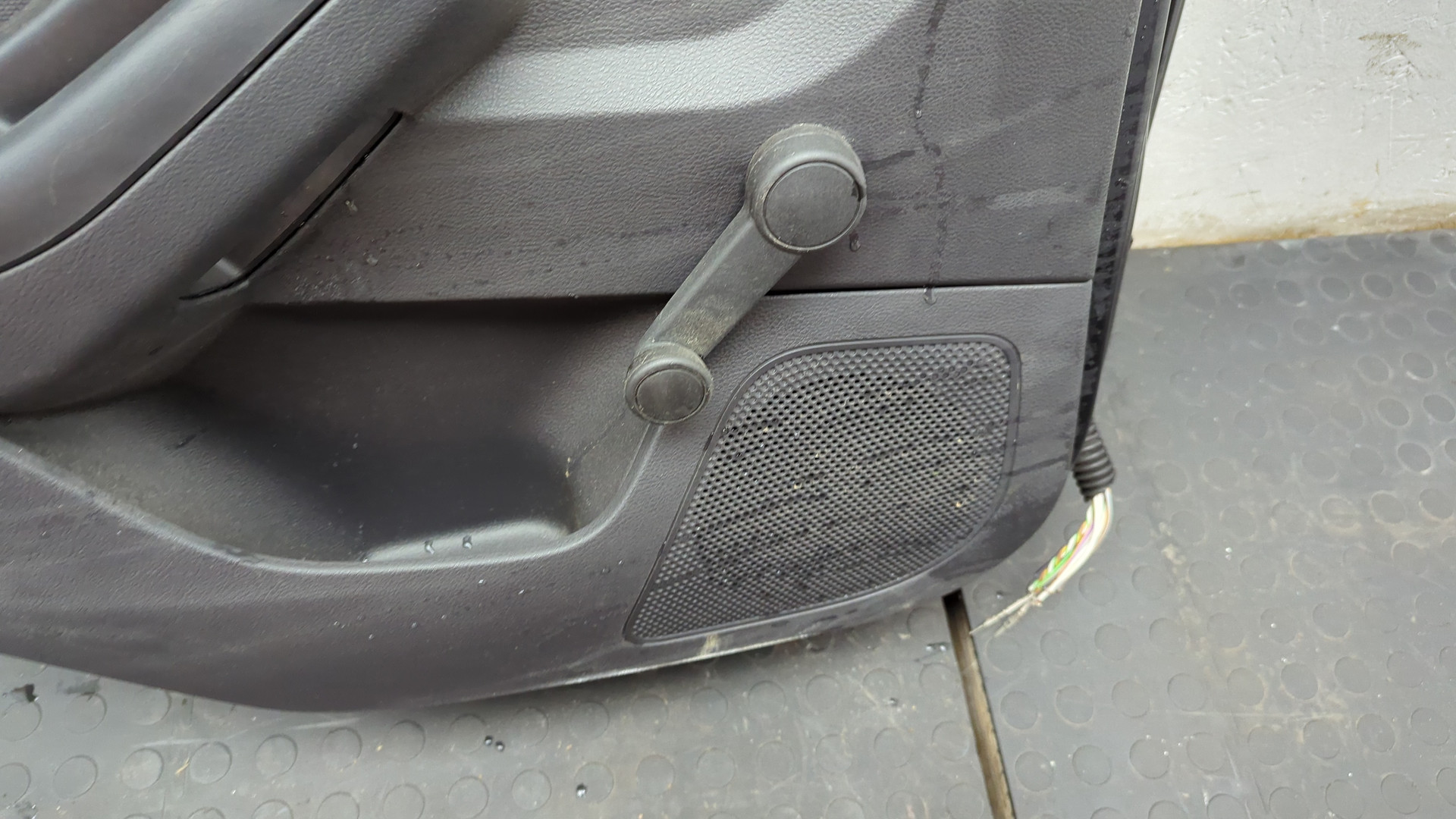 Дверь задняя левая