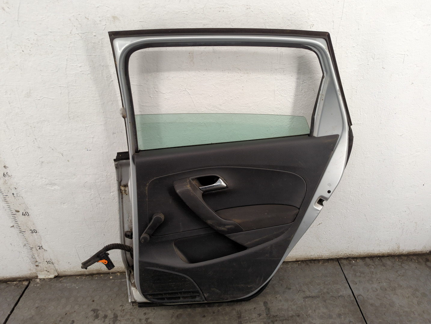Дверь задняя правая