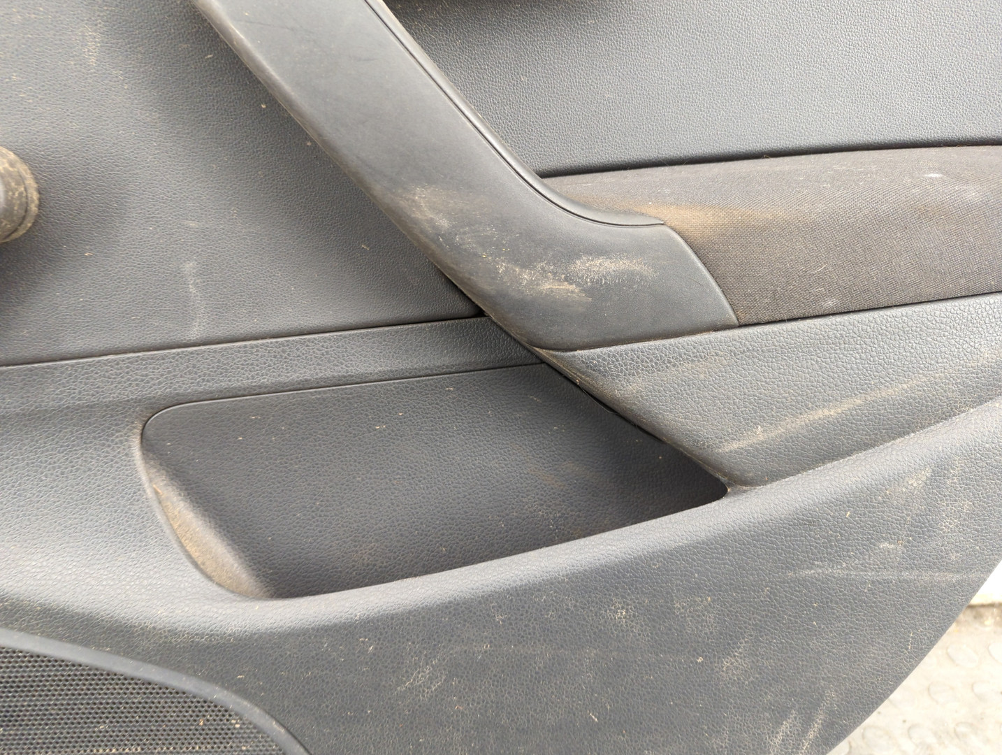 Дверь задняя правая